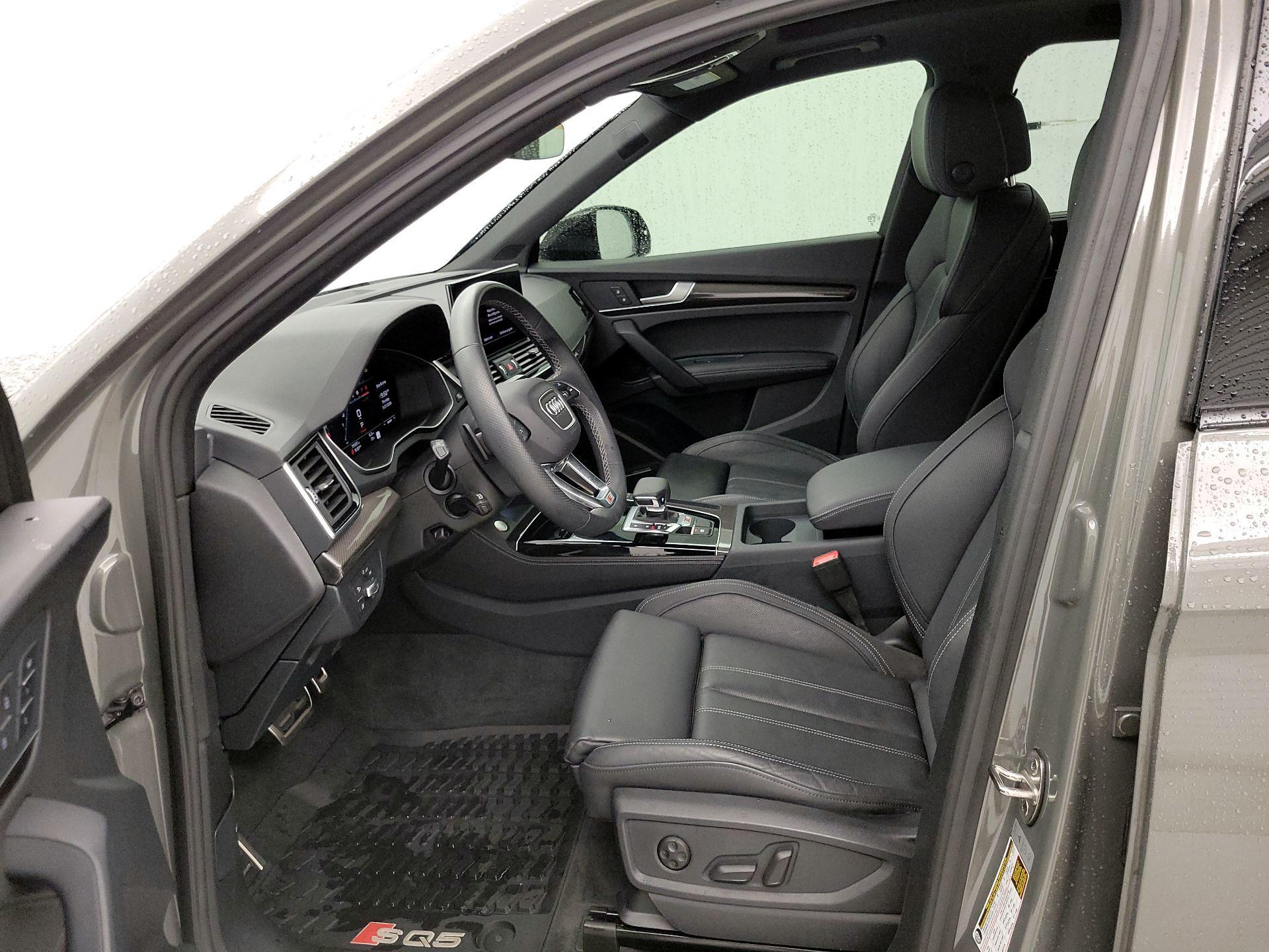 Thumbnail: 2024 Audi SQ5 - 11