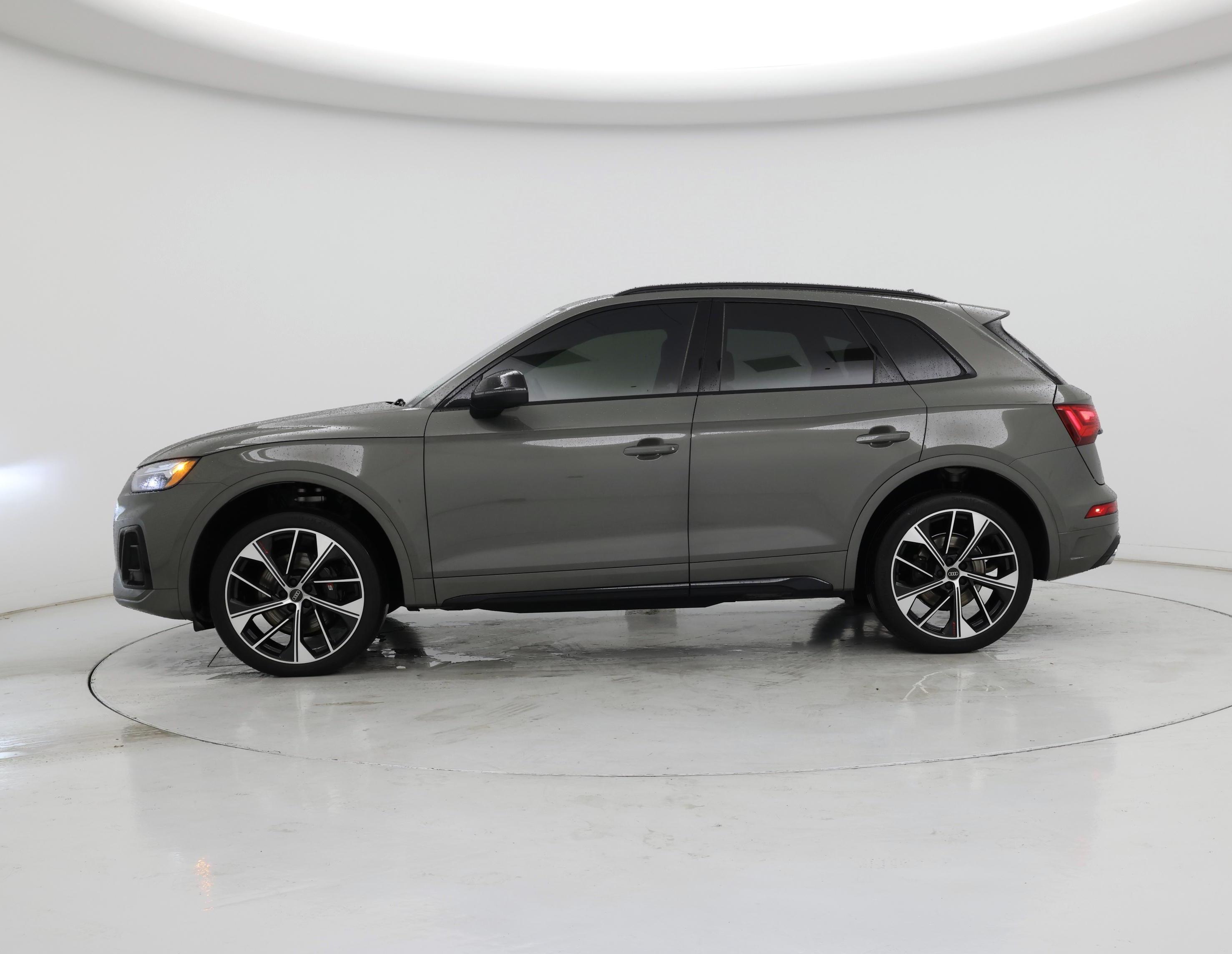 Thumbnail: 2024 Audi SQ5 - 3