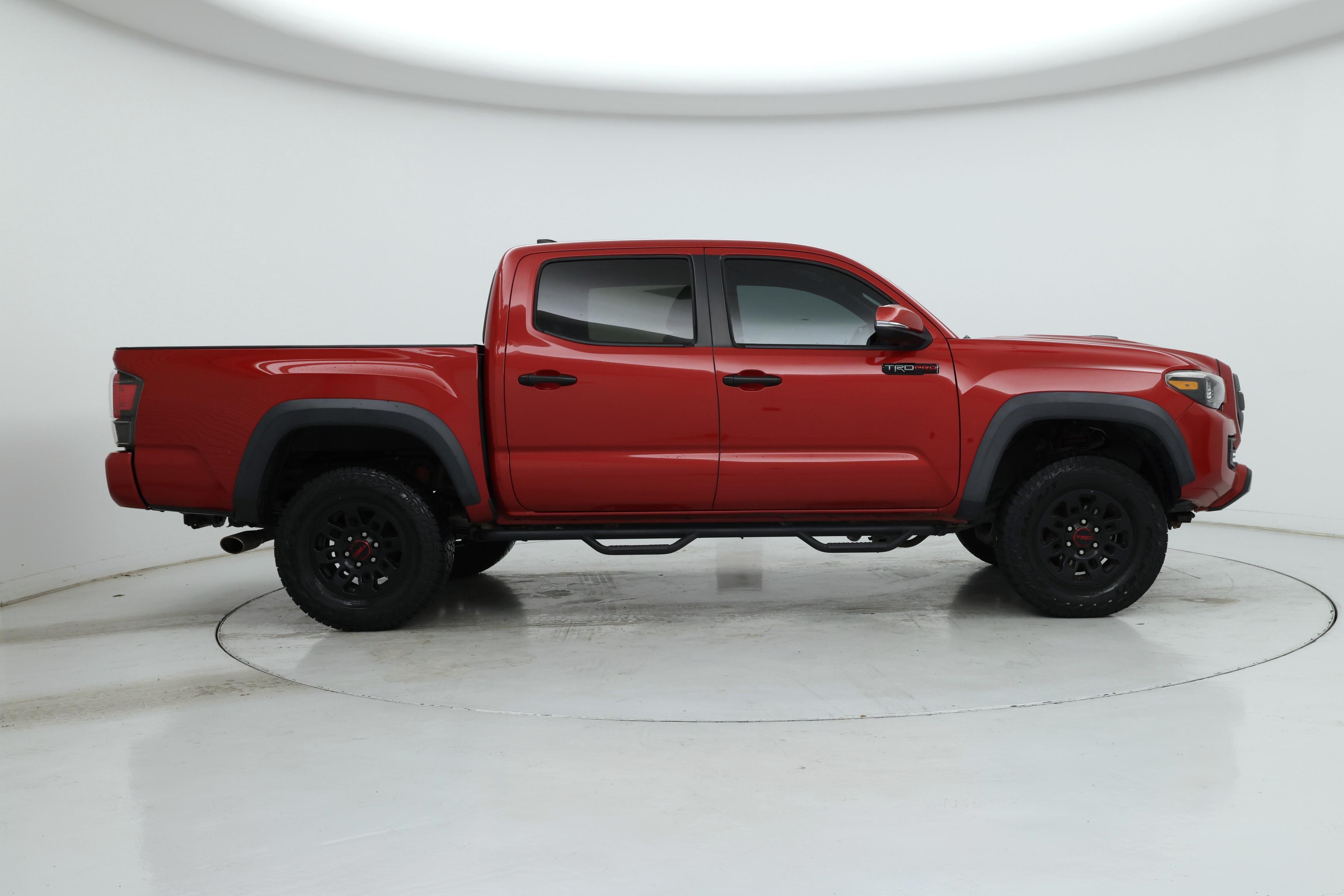 Thumbnail: 2017 Toyota Tacoma - 7