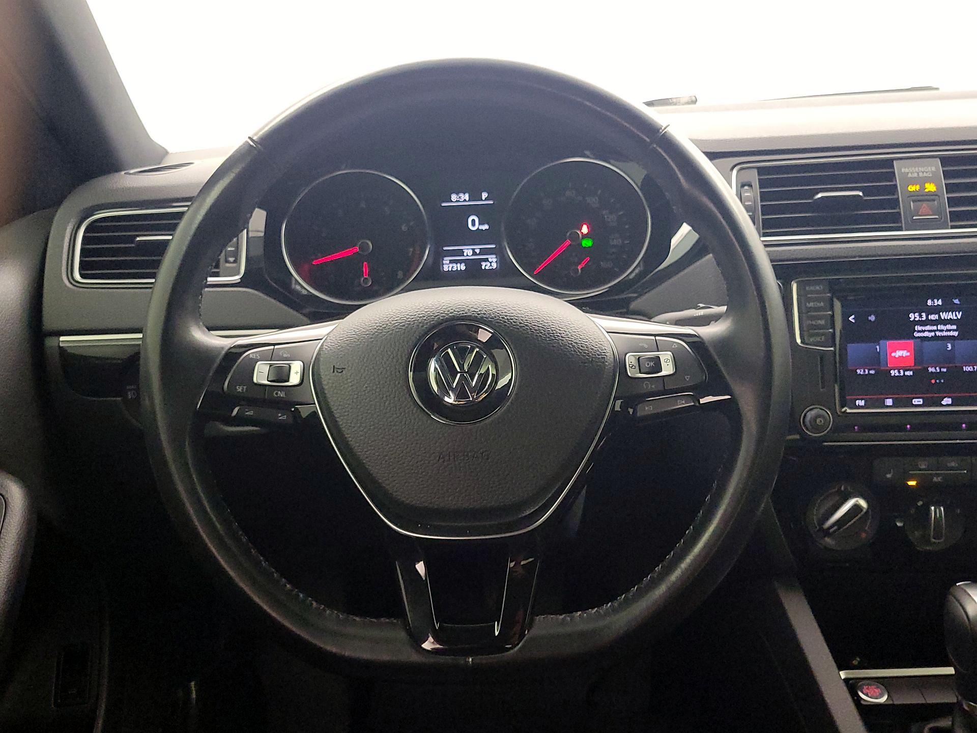 Thumbnail: 2018 Volkswagen Jetta - 10