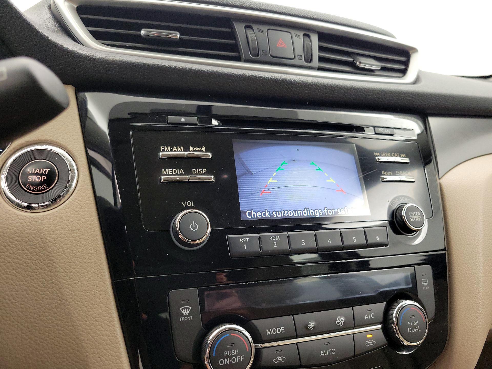 Thumbnail: 2016 Nissan Rogue - 14