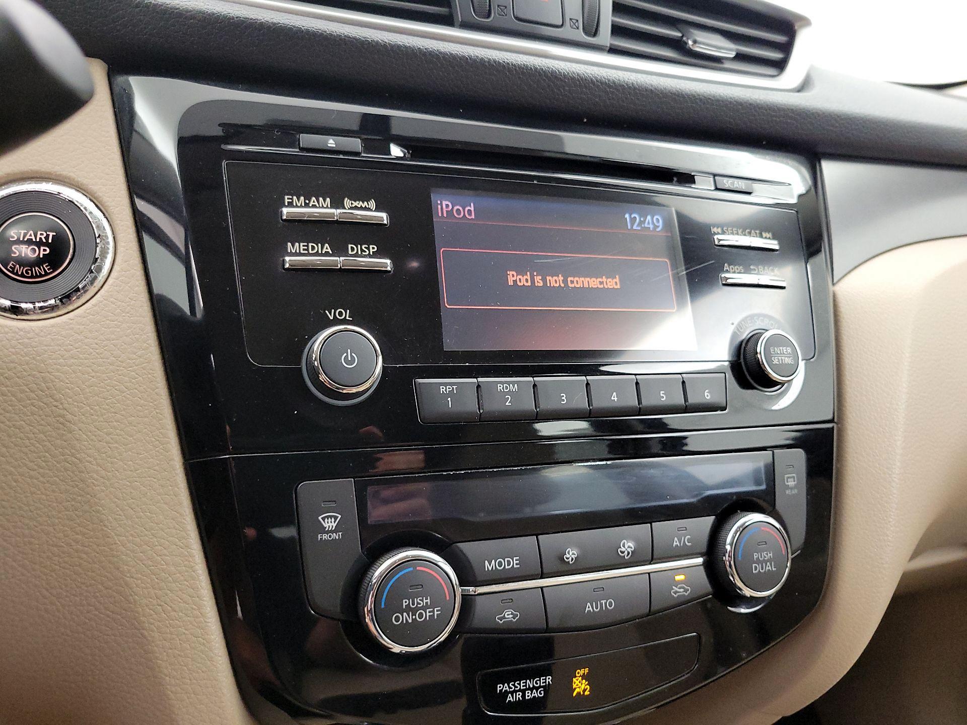 Thumbnail: 2016 Nissan Rogue - 15