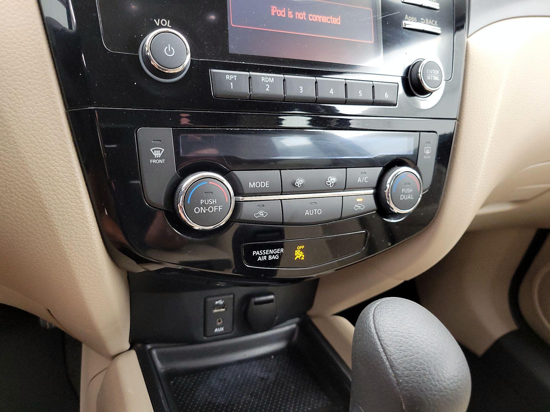 Thumbnail: 2016 Nissan Rogue - 16