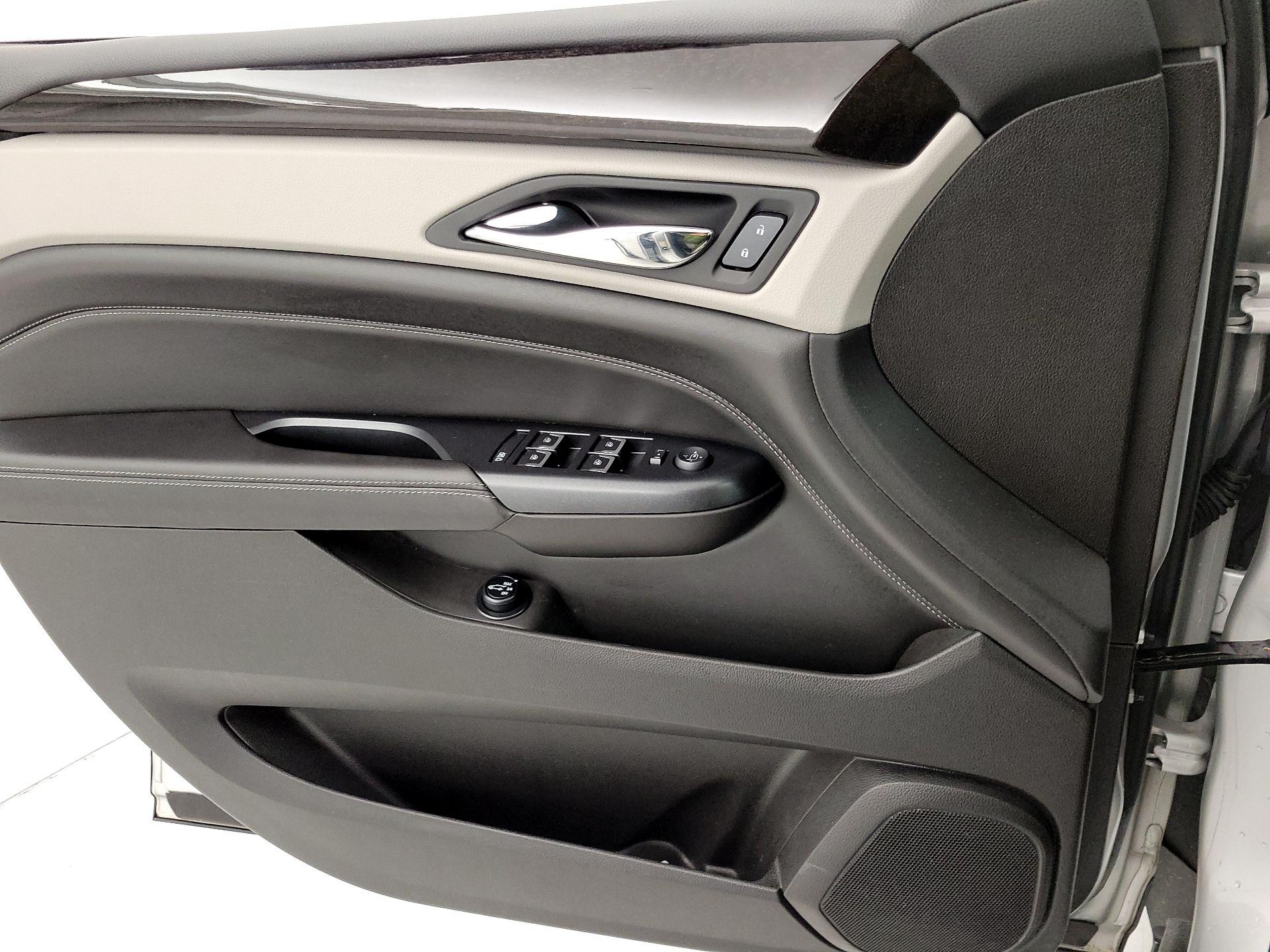 Thumbnail: 2015 Cadillac SRX - 12