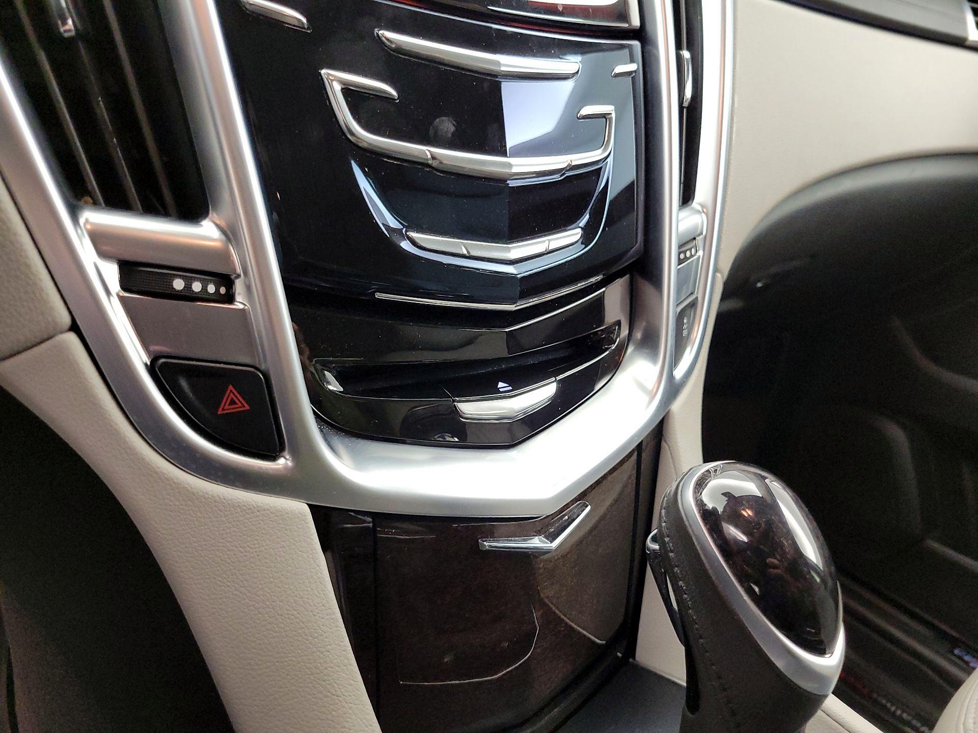 Thumbnail: 2015 Cadillac SRX - 16