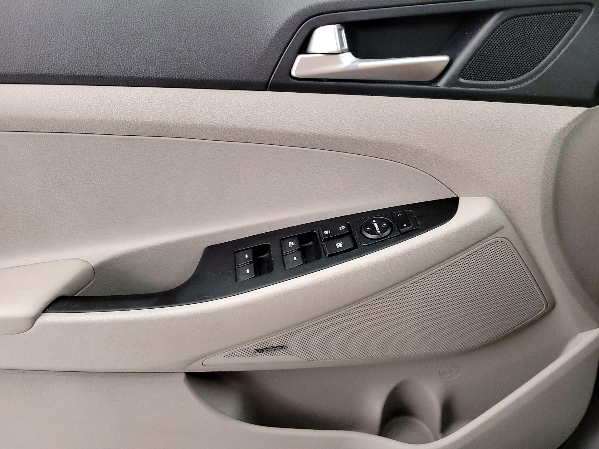 Thumbnail: 2020 Hyundai Tucson - 12