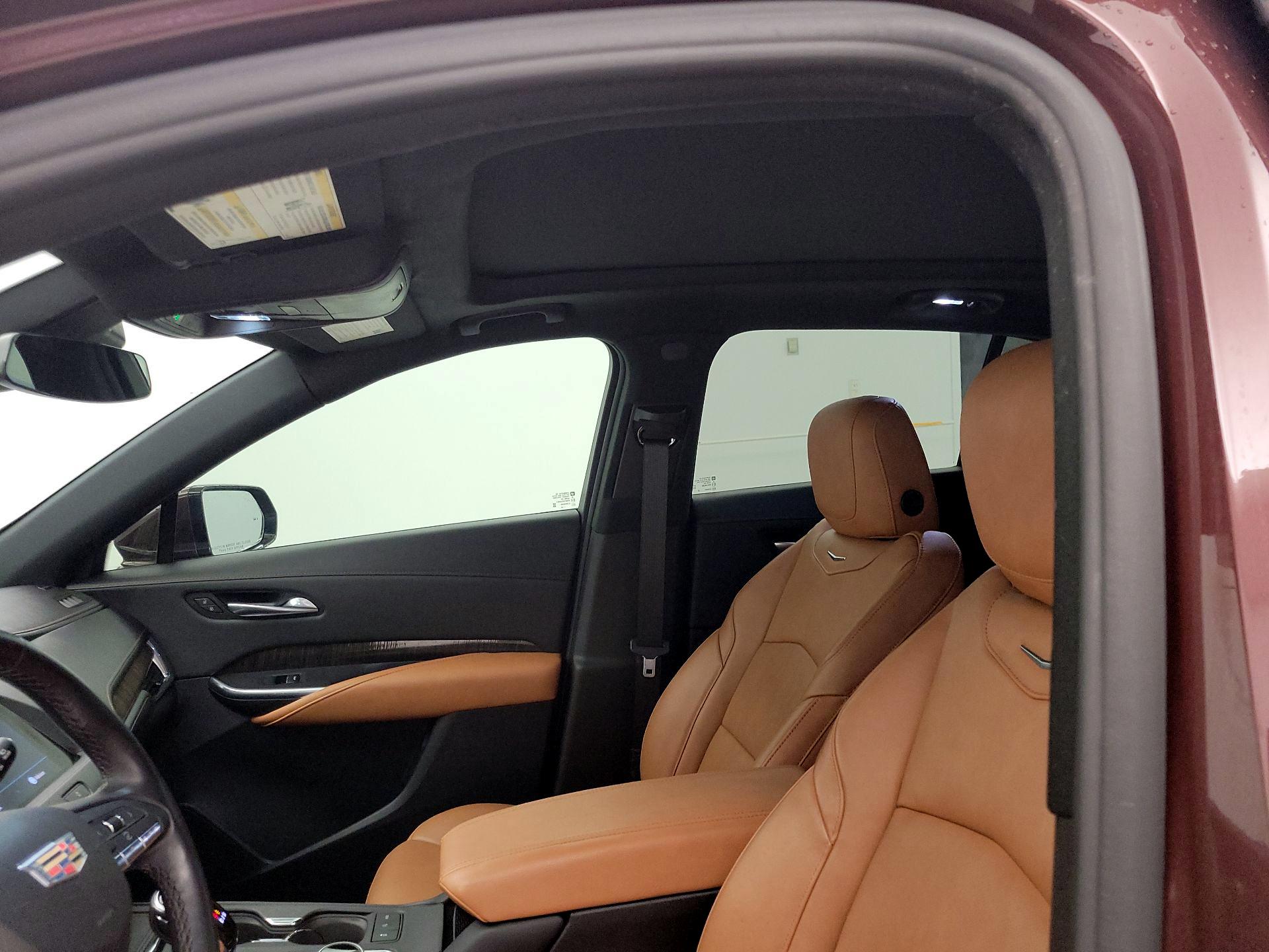 Thumbnail: 2023 Cadillac XT4 - 18