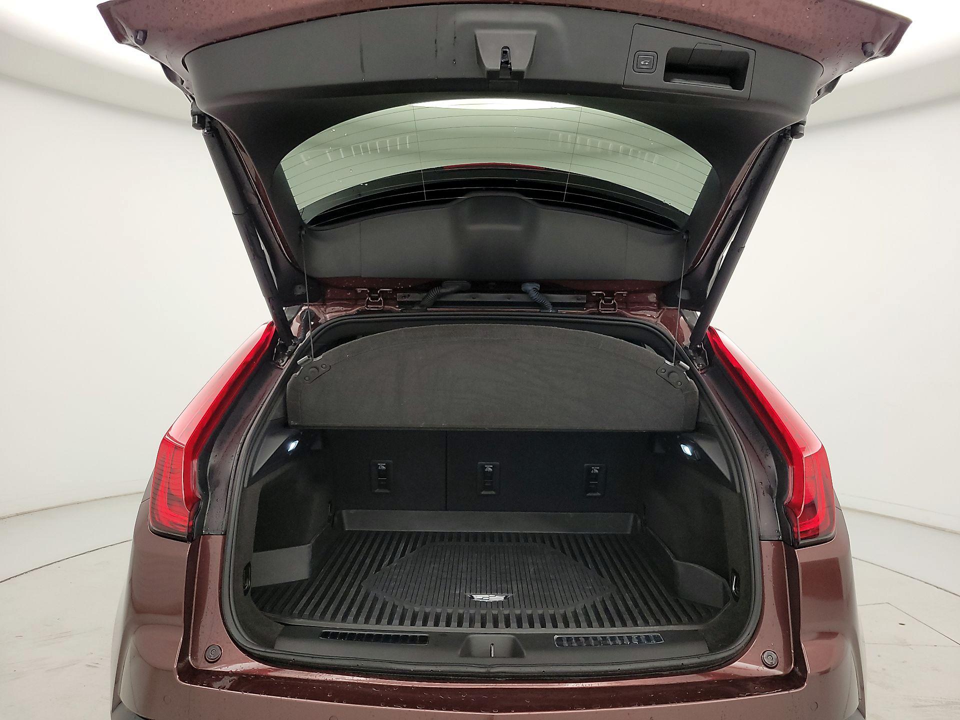 Thumbnail: 2023 Cadillac XT4 - 20