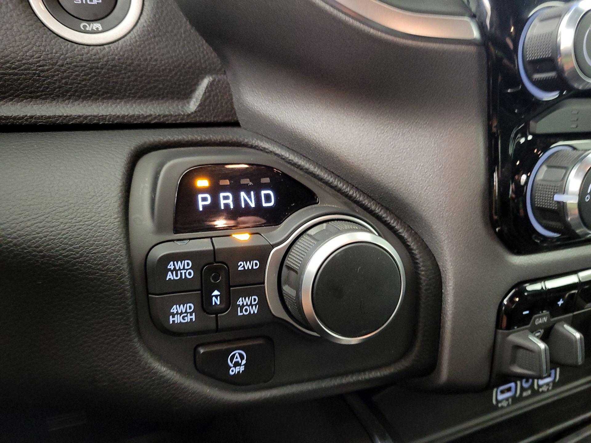 Thumbnail: 2025 RAM 1500 - 17