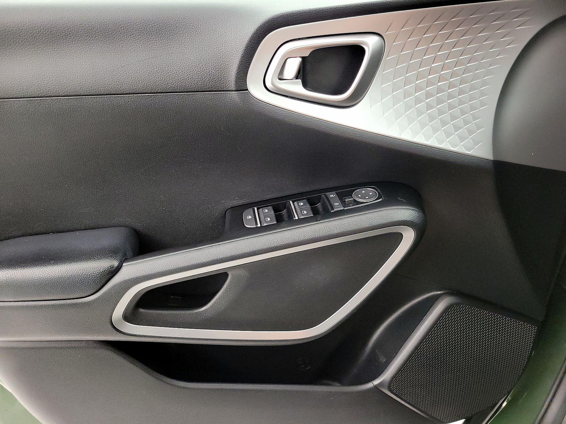 Thumbnail: 2020 Kia Soul - 12