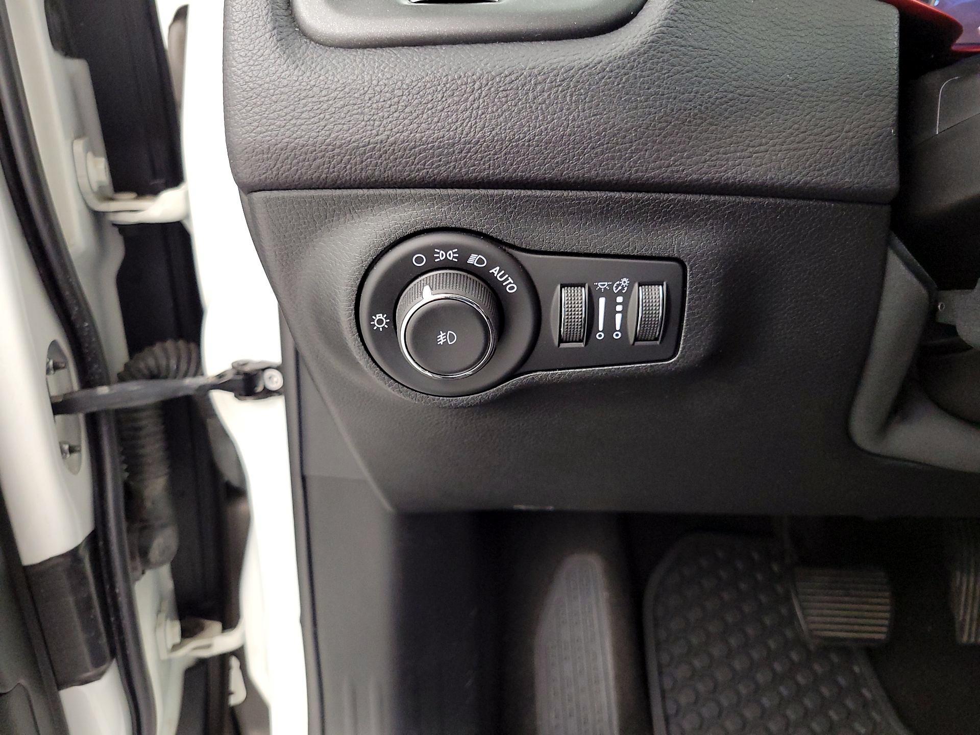 Thumbnail: 2017 Jeep Compass - 13