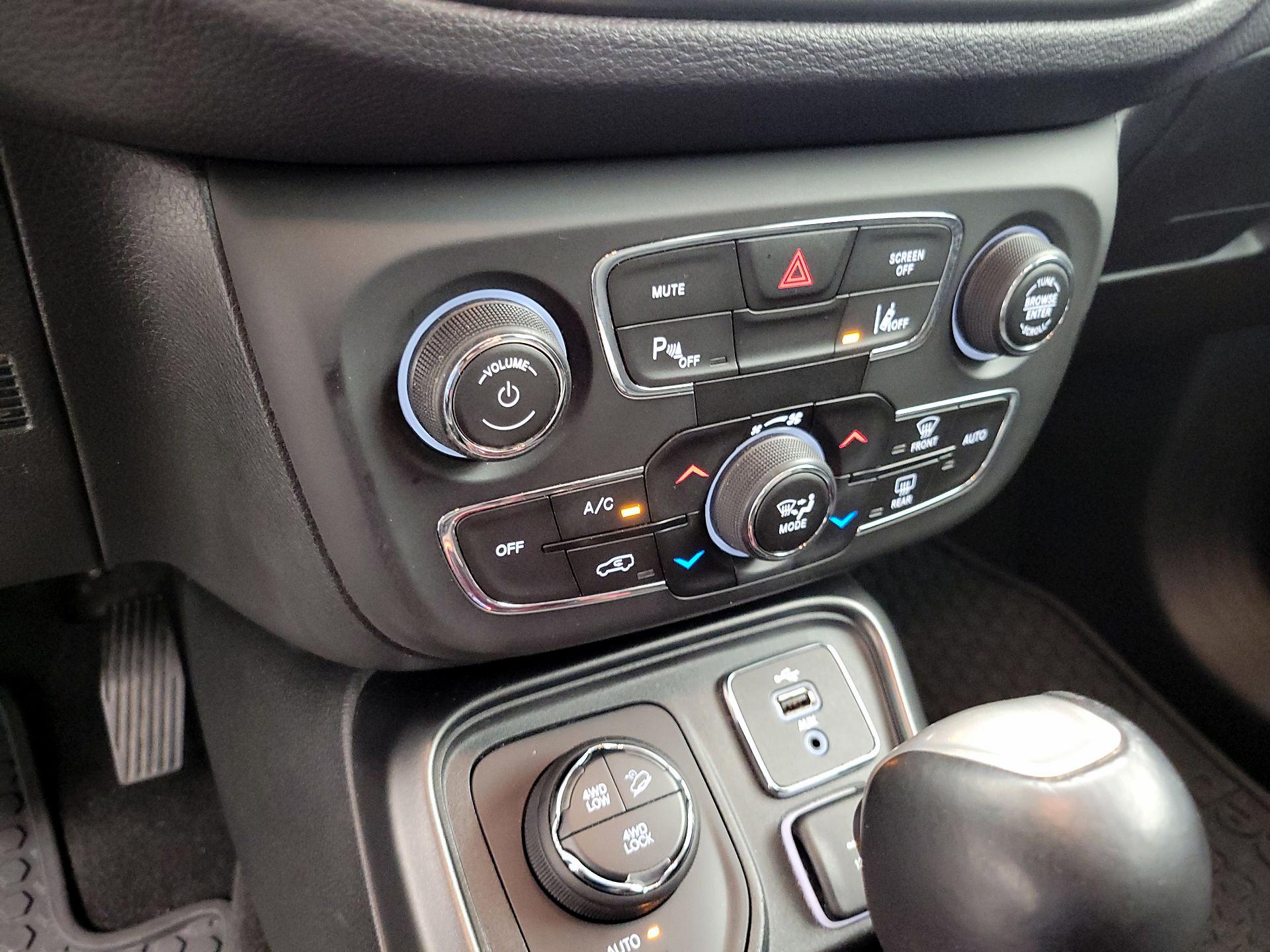 Thumbnail: 2017 Jeep Compass - 17