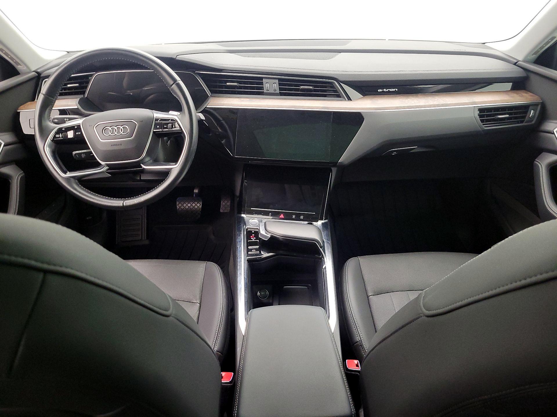 Thumbnail: 2020 Audi e-tron S - 9