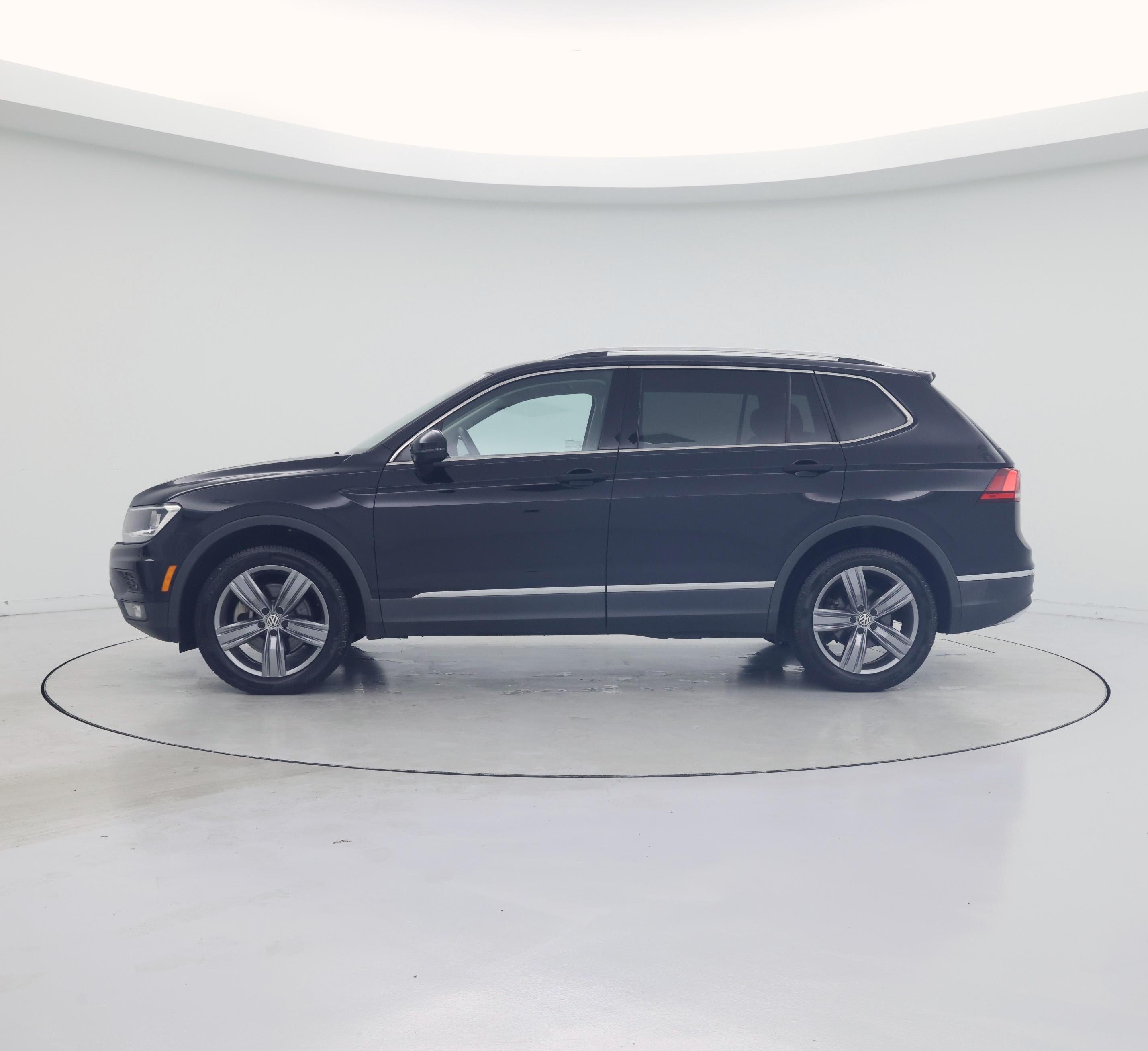 Thumbnail: 2021 Volkswagen Tiguan - 3