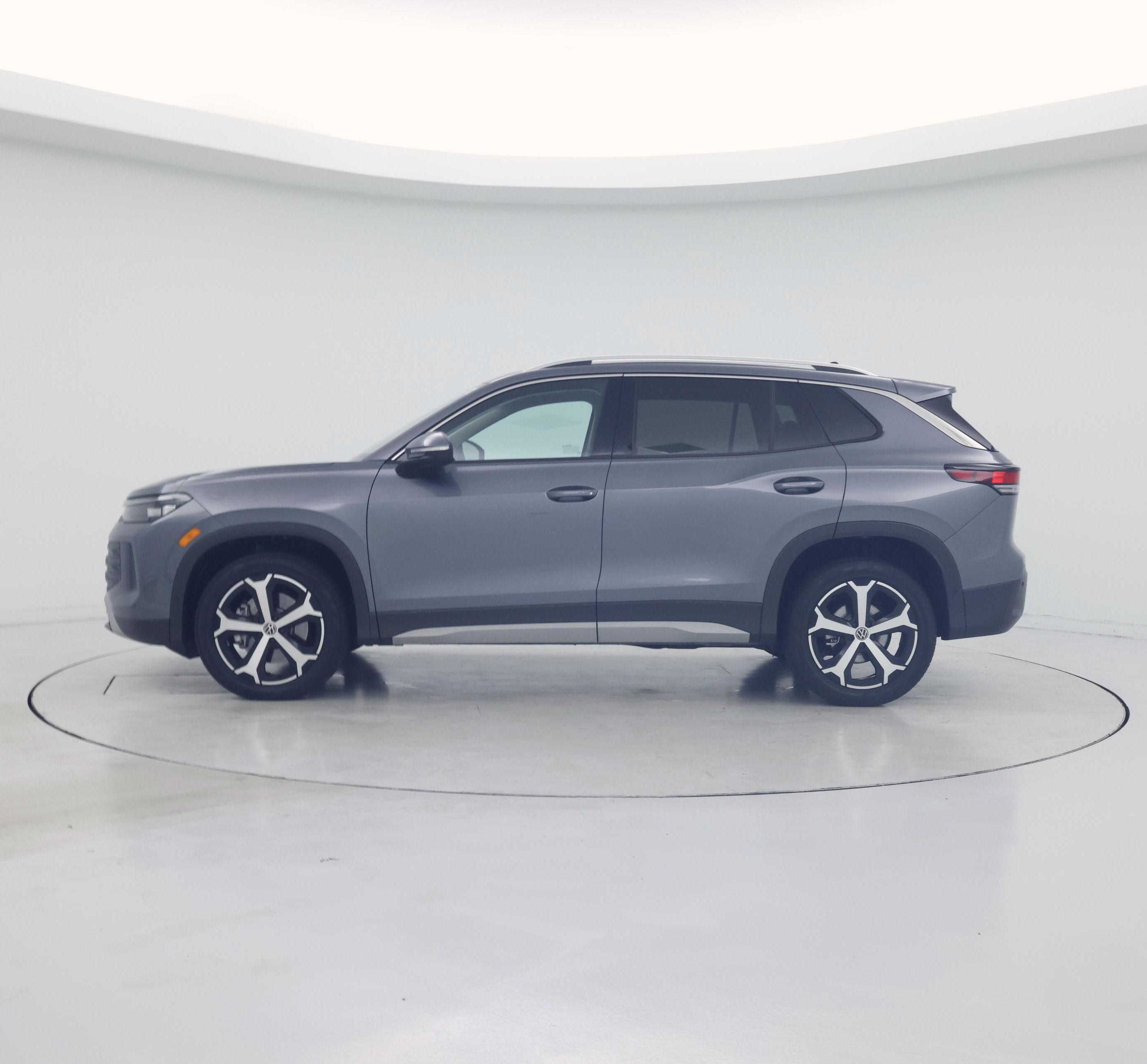 Thumbnail: 2025 Volkswagen Tiguan - 3