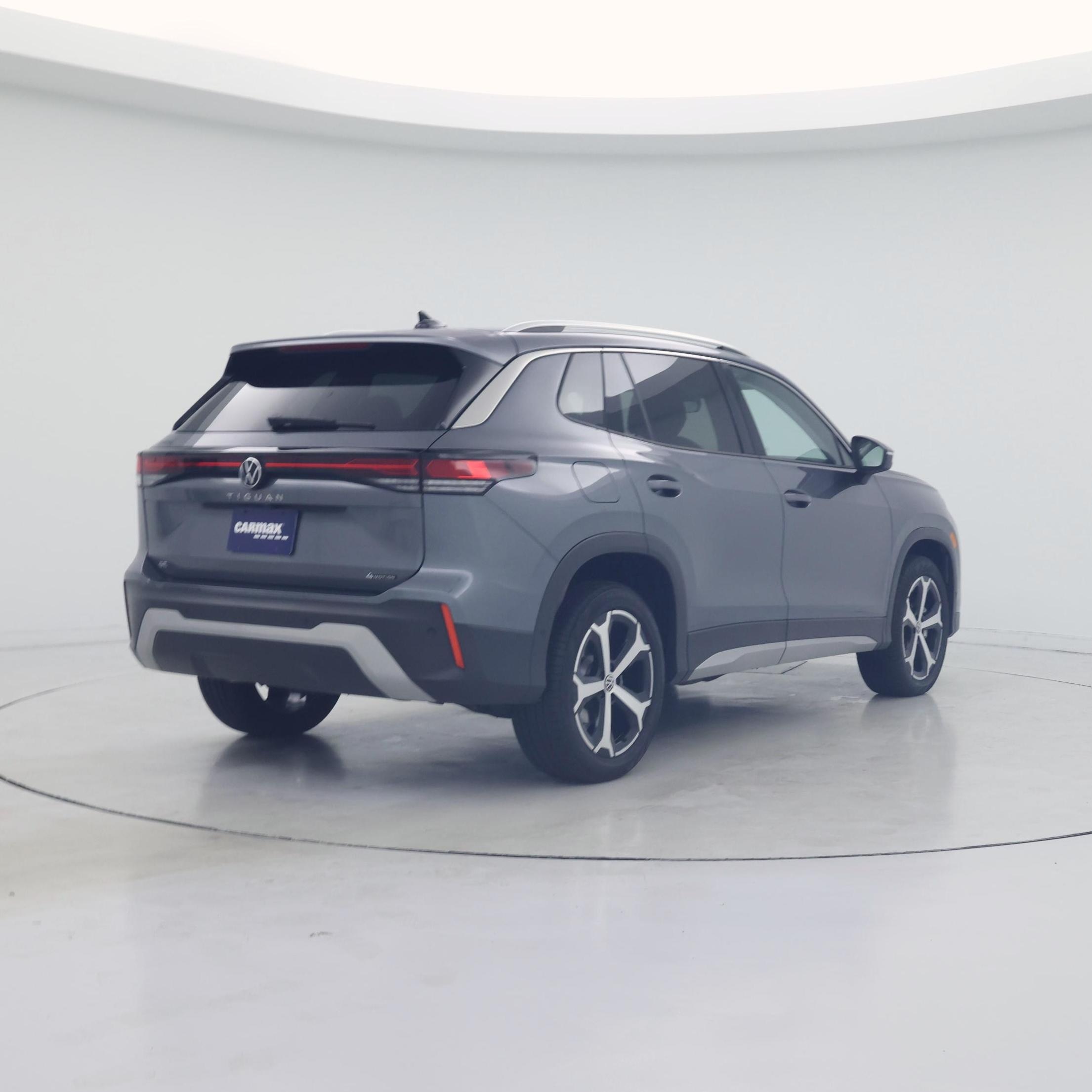 Thumbnail: 2025 Volkswagen Tiguan - 8
