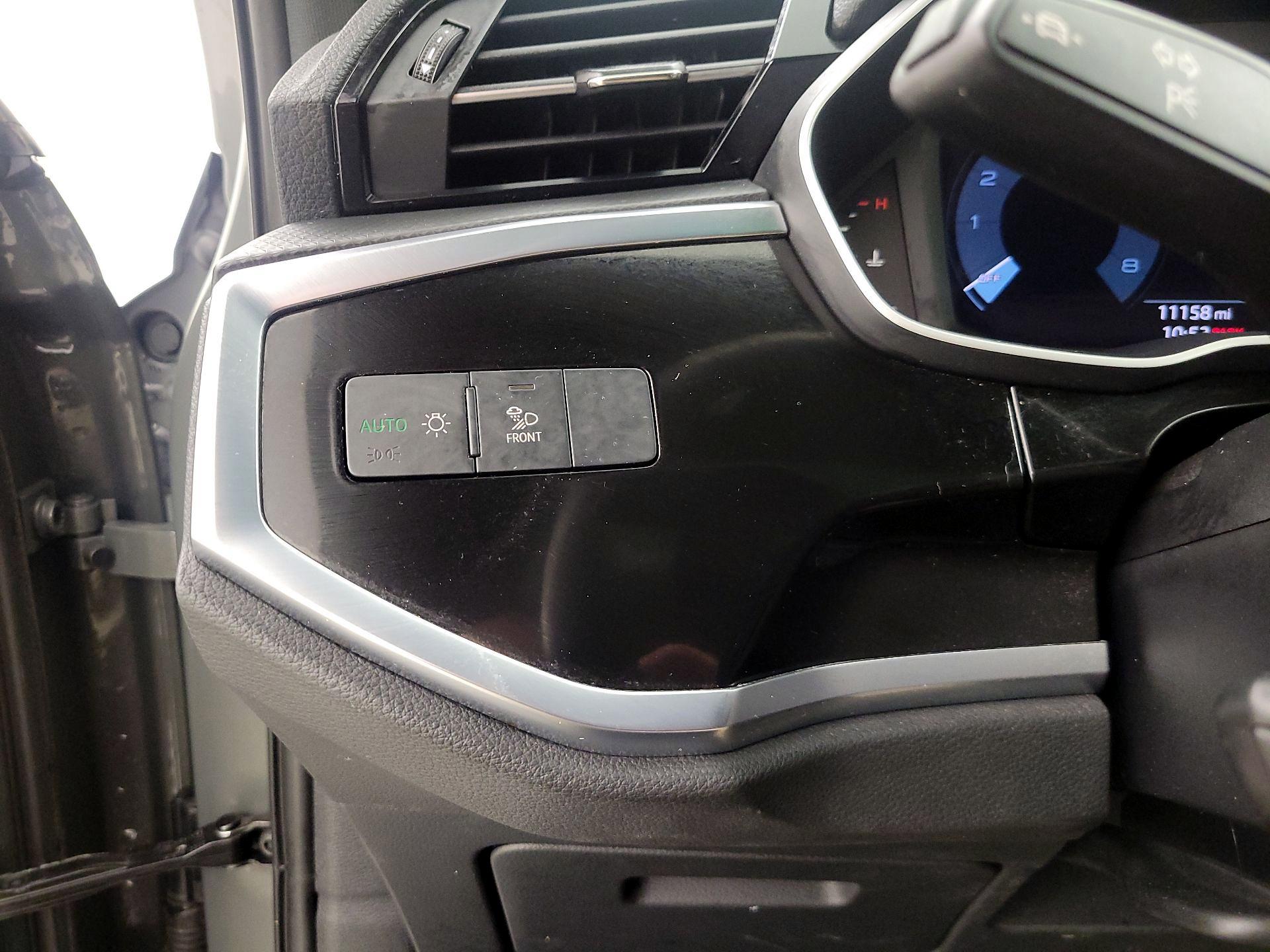 Thumbnail: 2024 Audi Q3 - 13