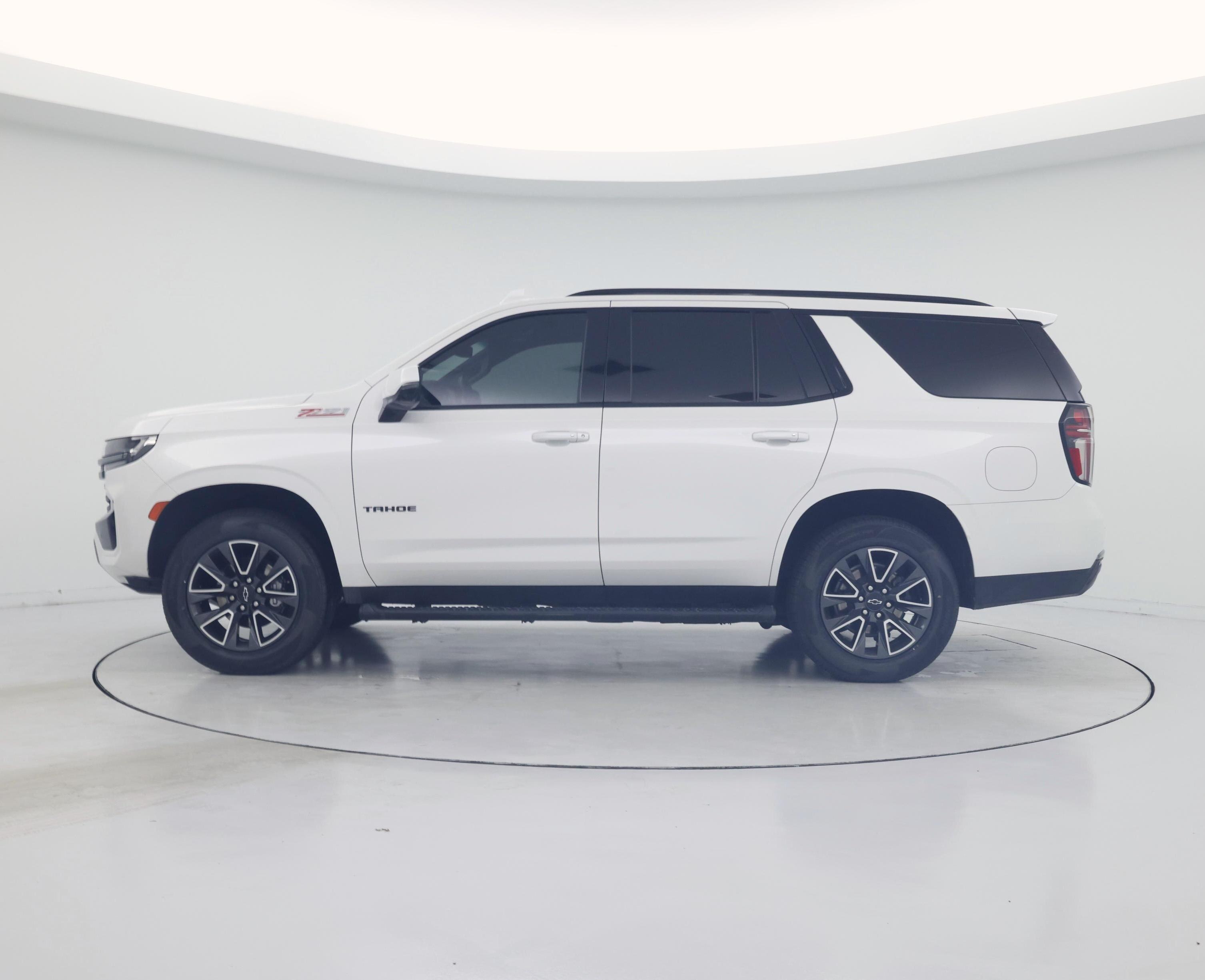 Thumbnail: 2022 Chevrolet Tahoe - 3