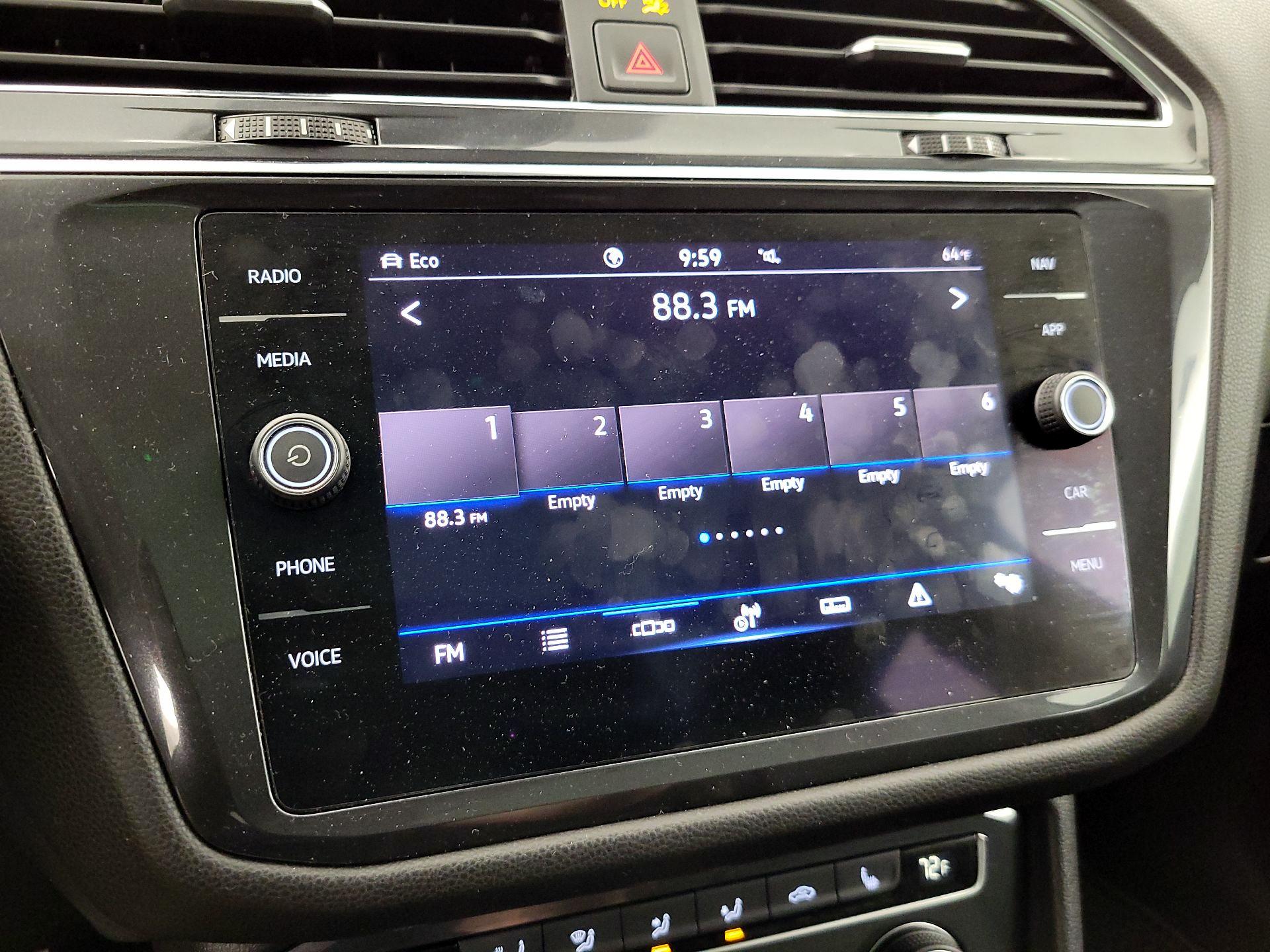 Thumbnail: 2021 Volkswagen Tiguan - 16