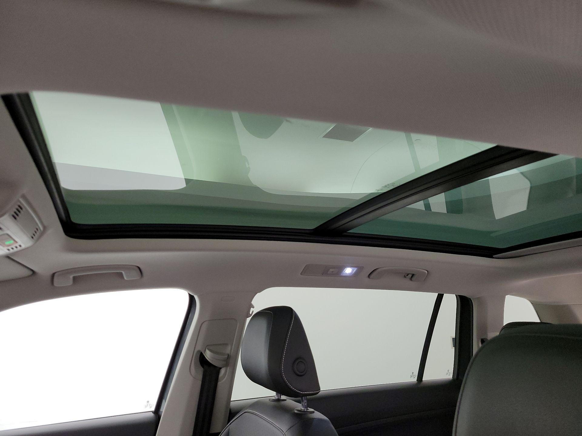 Thumbnail: 2021 Volkswagen Tiguan - 20
