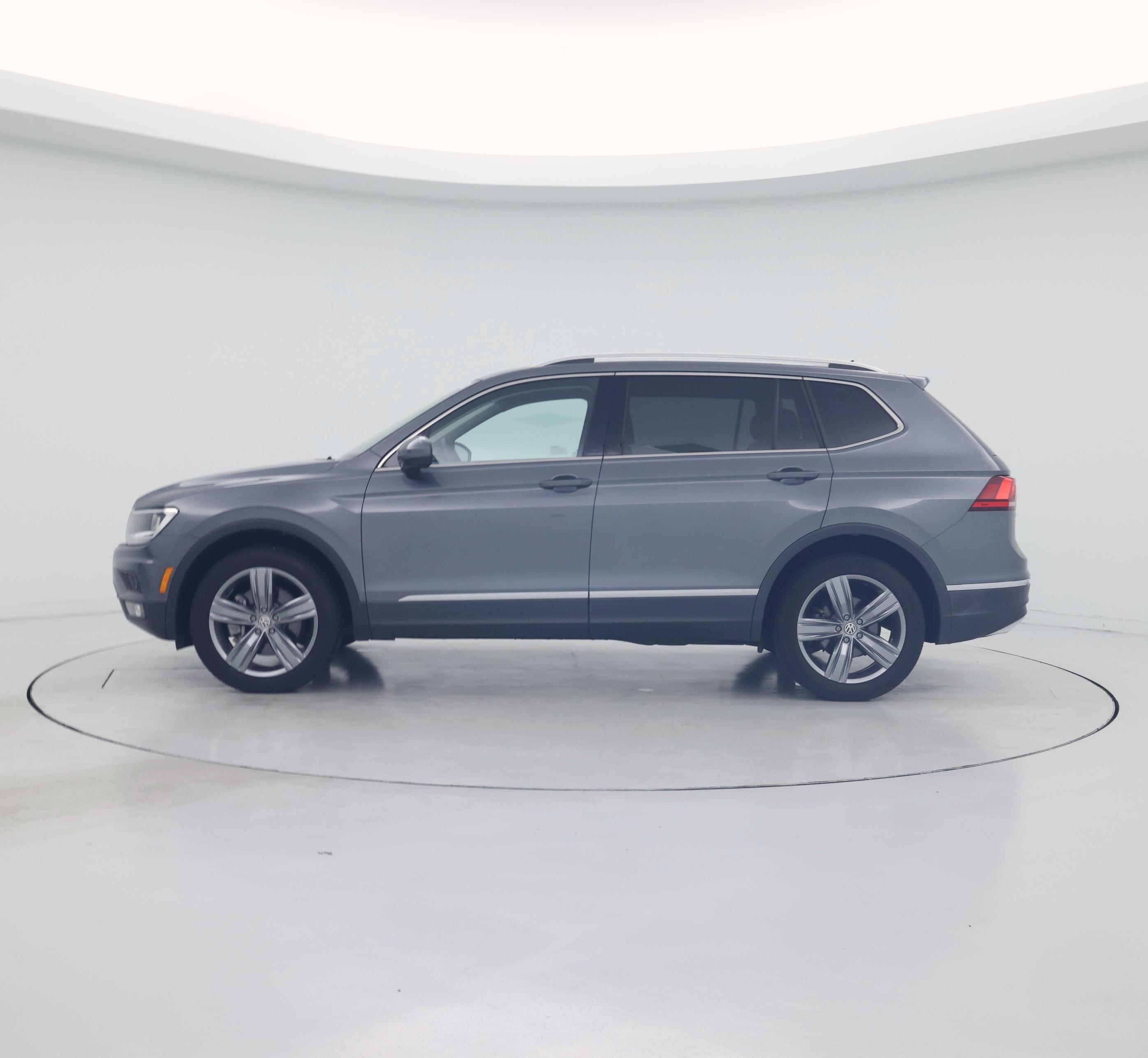 Thumbnail: 2021 Volkswagen Tiguan - 3