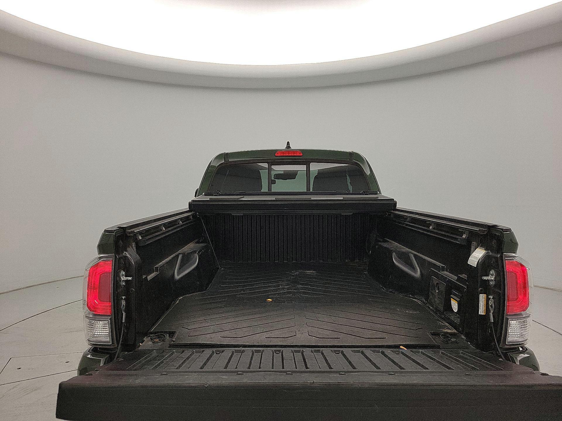Thumbnail: 2021 Toyota Tacoma - 19