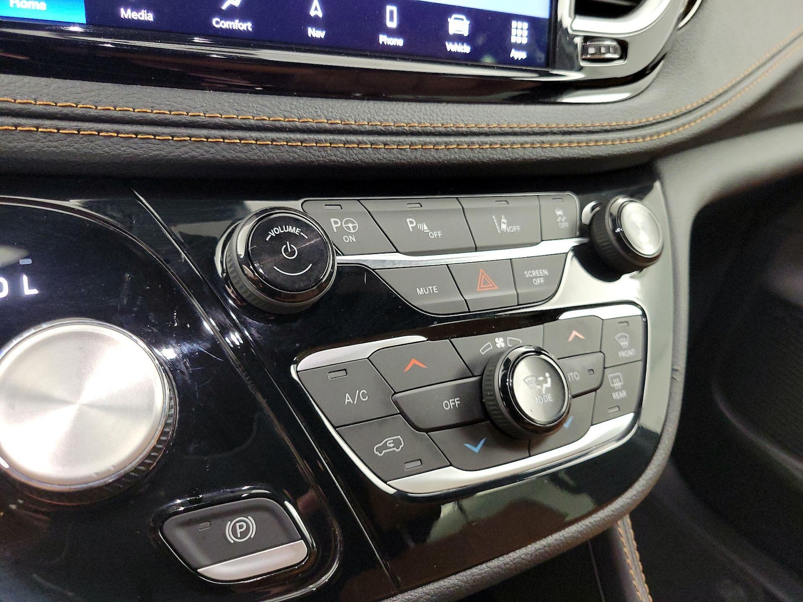 2023 Chrysler Pacifica Hybrid Pinnacle - Photo 18