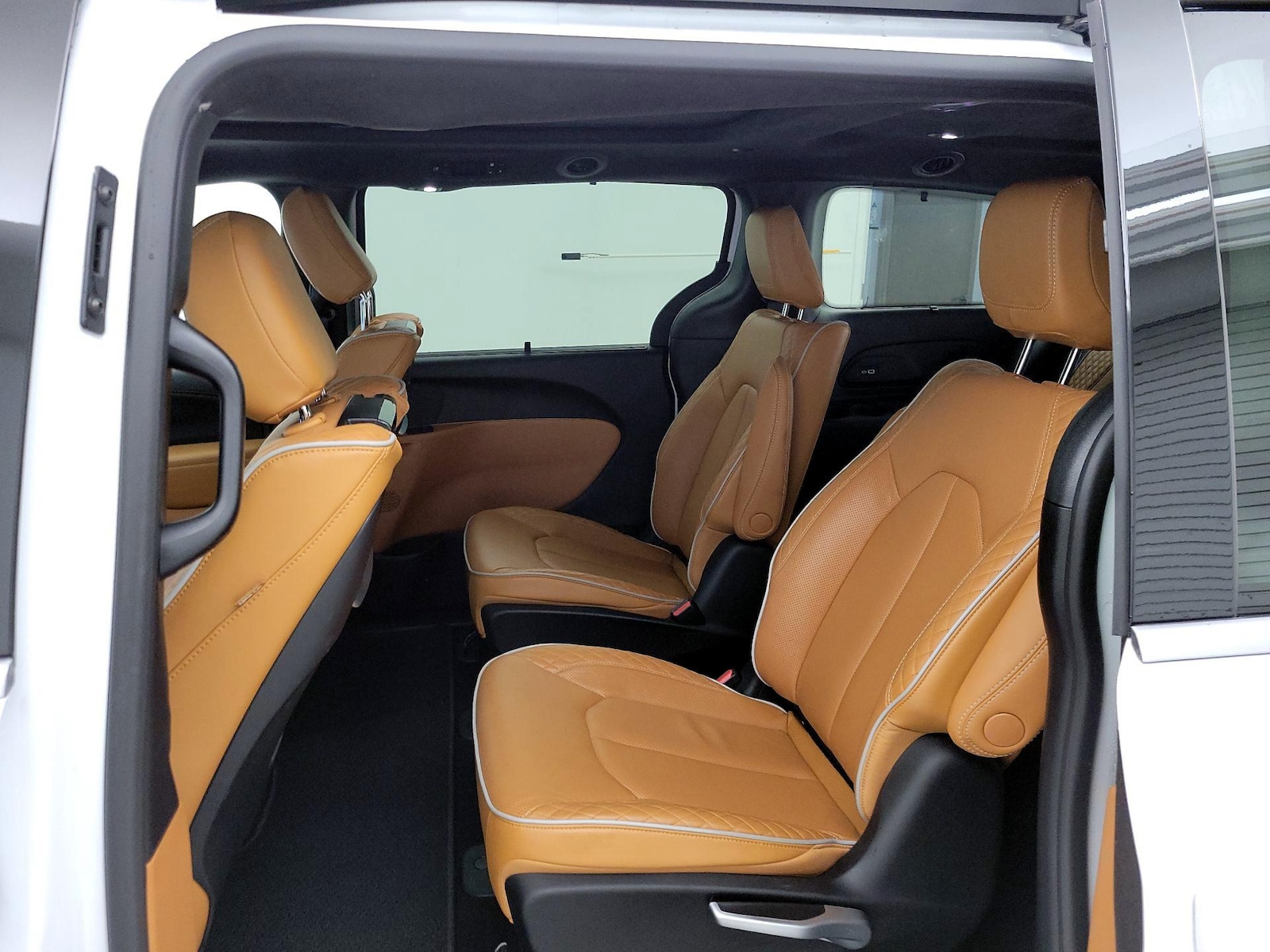 2023 Chrysler Pacifica Hybrid Pinnacle - Photo 22