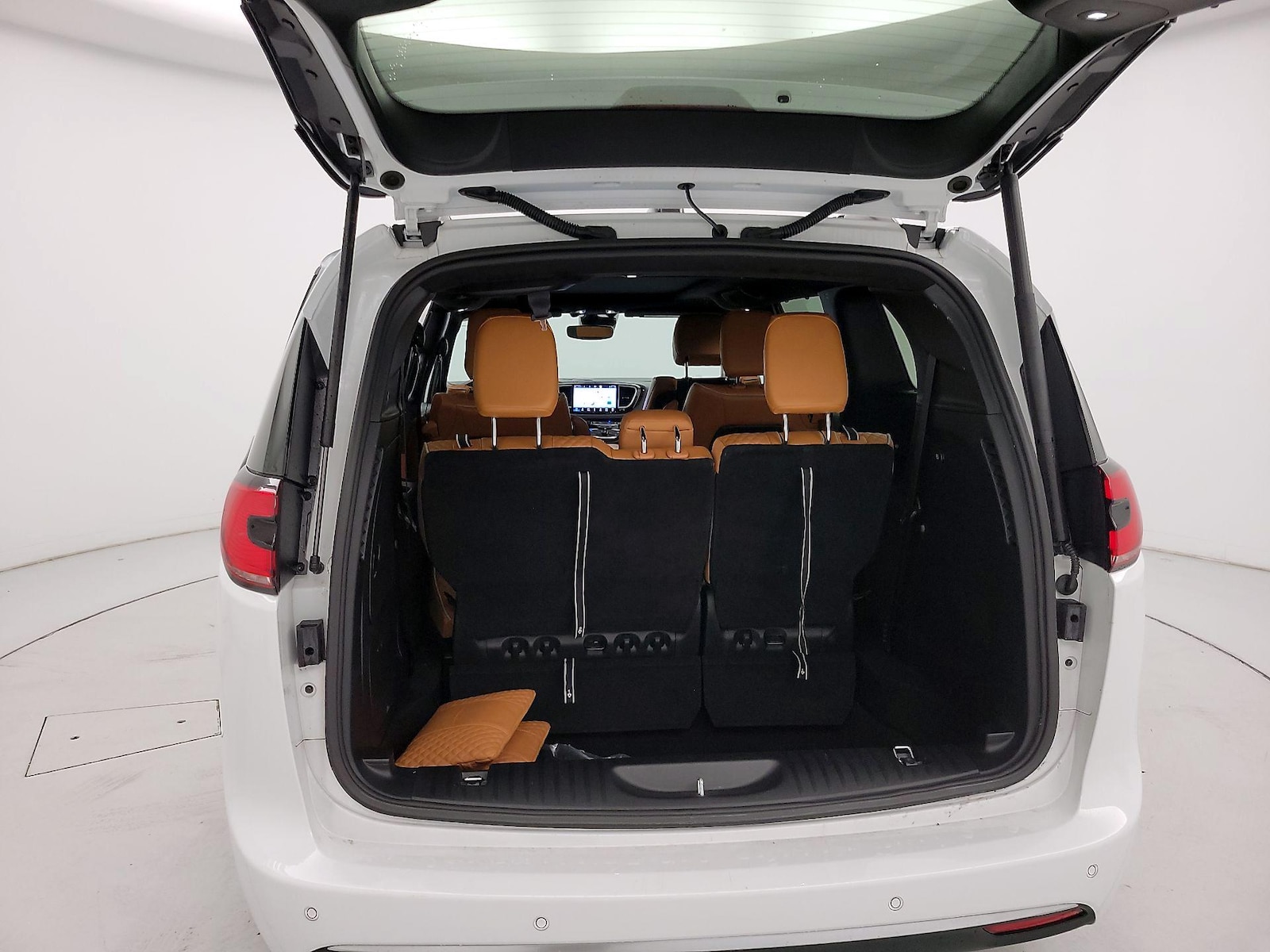 2023 Chrysler Pacifica Hybrid Pinnacle - Photo 24