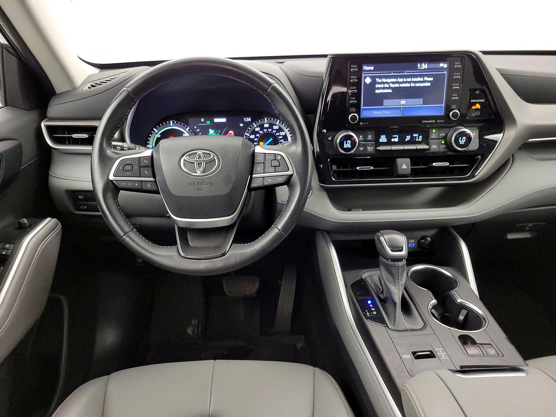 Thumbnail: 2022 Toyota Highlander - 10