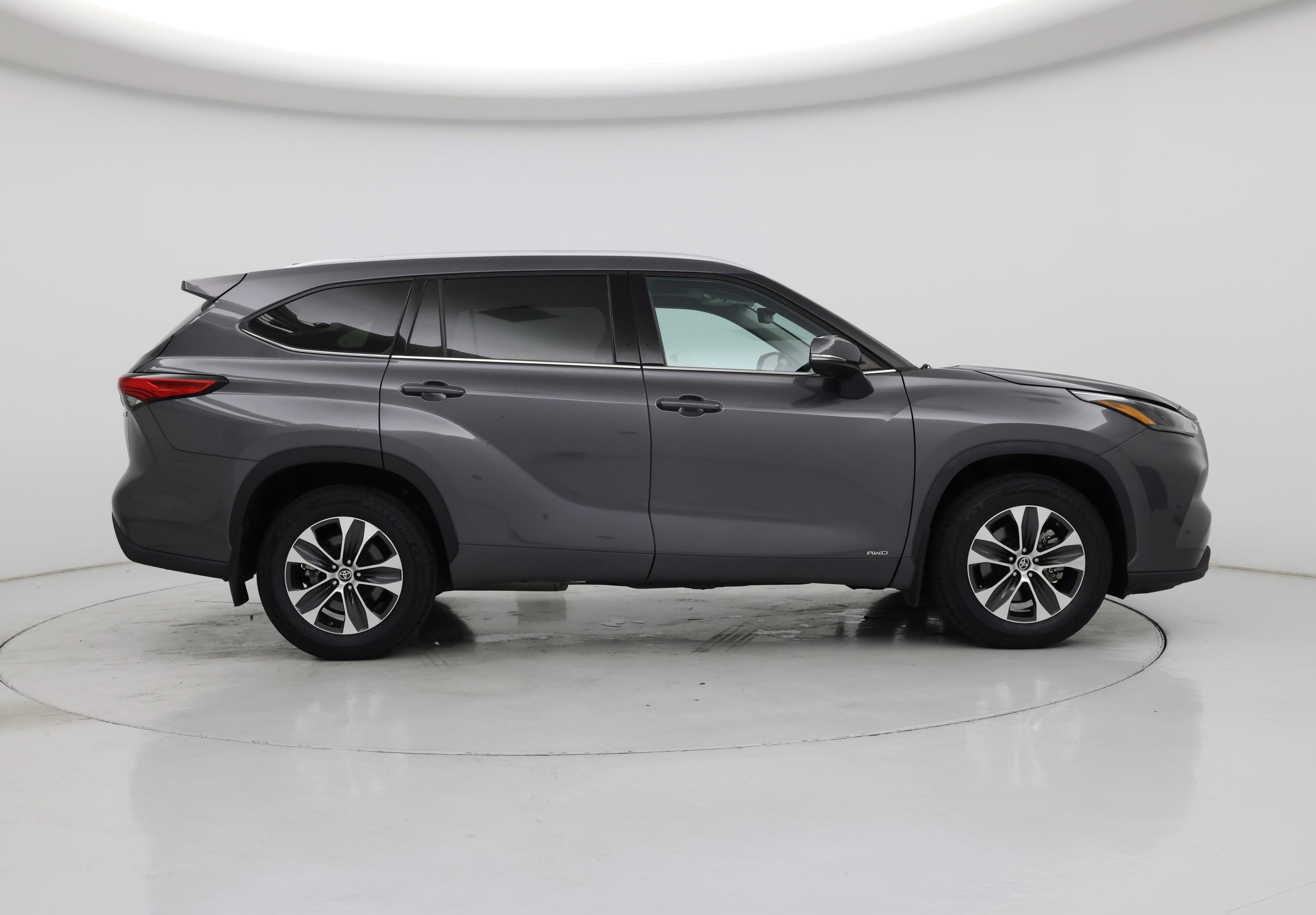 Thumbnail: 2022 Toyota Highlander - 7