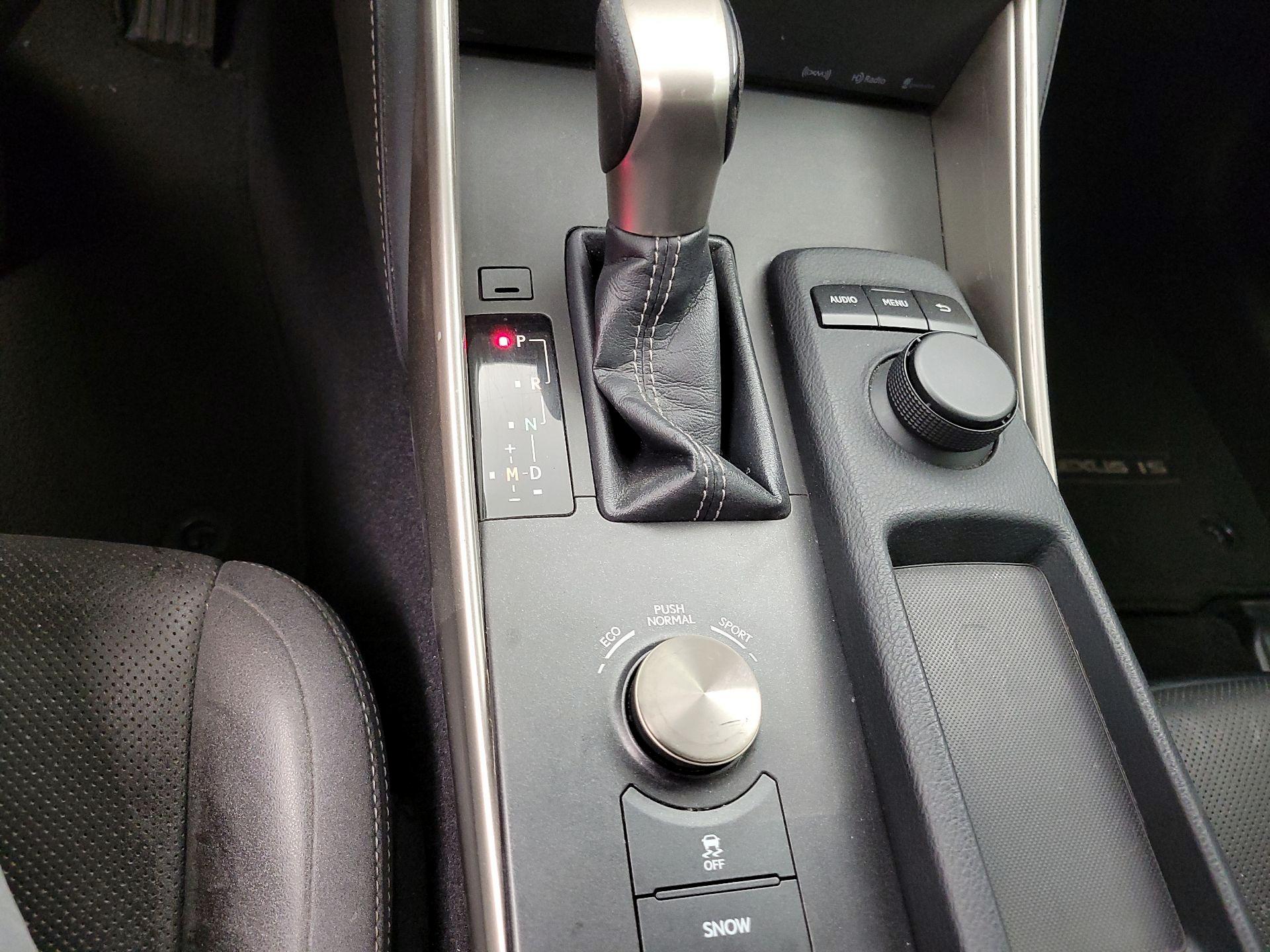 Thumbnail: 2016 Lexus IS - 17
