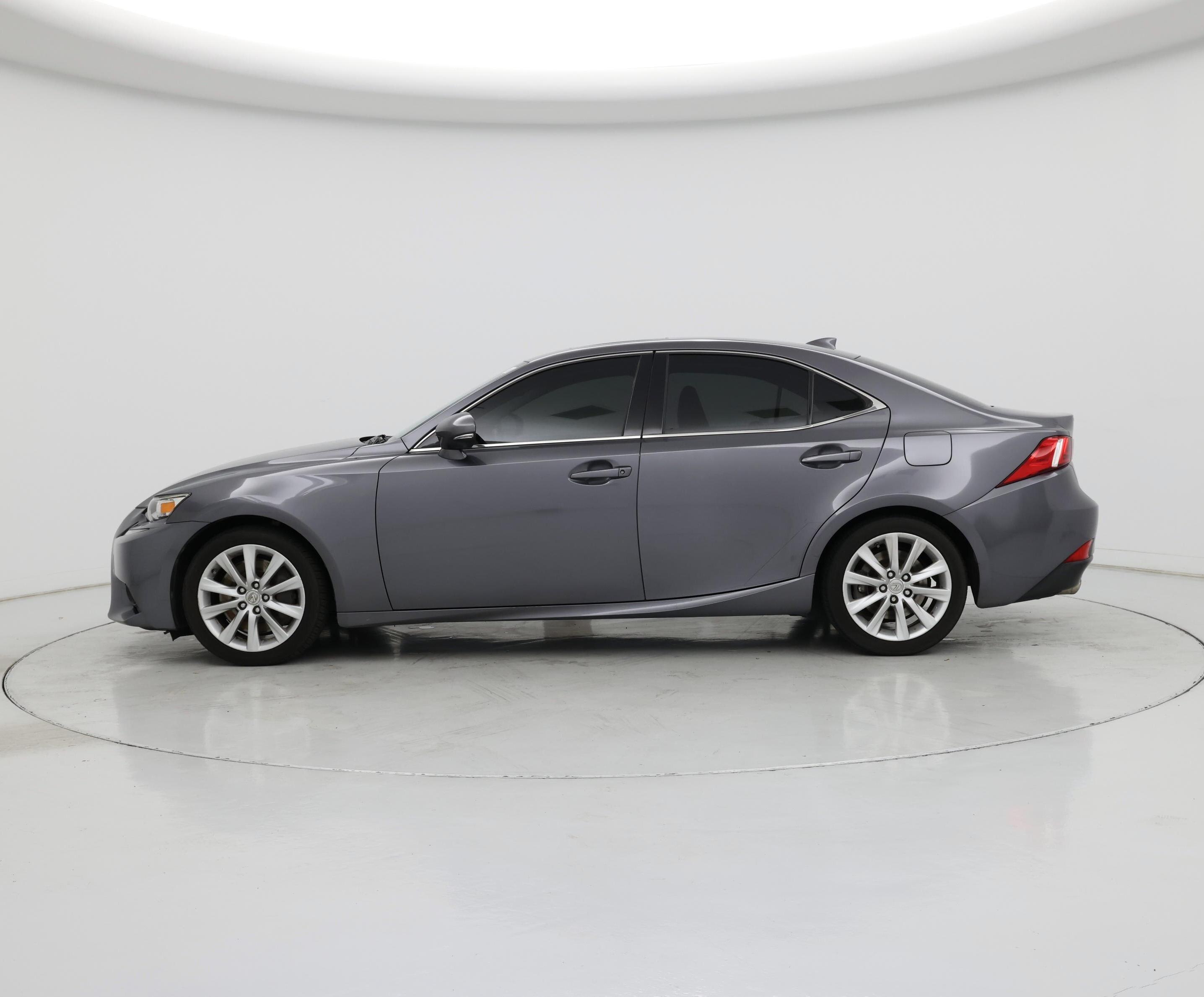 Thumbnail: 2016 Lexus IS - 3