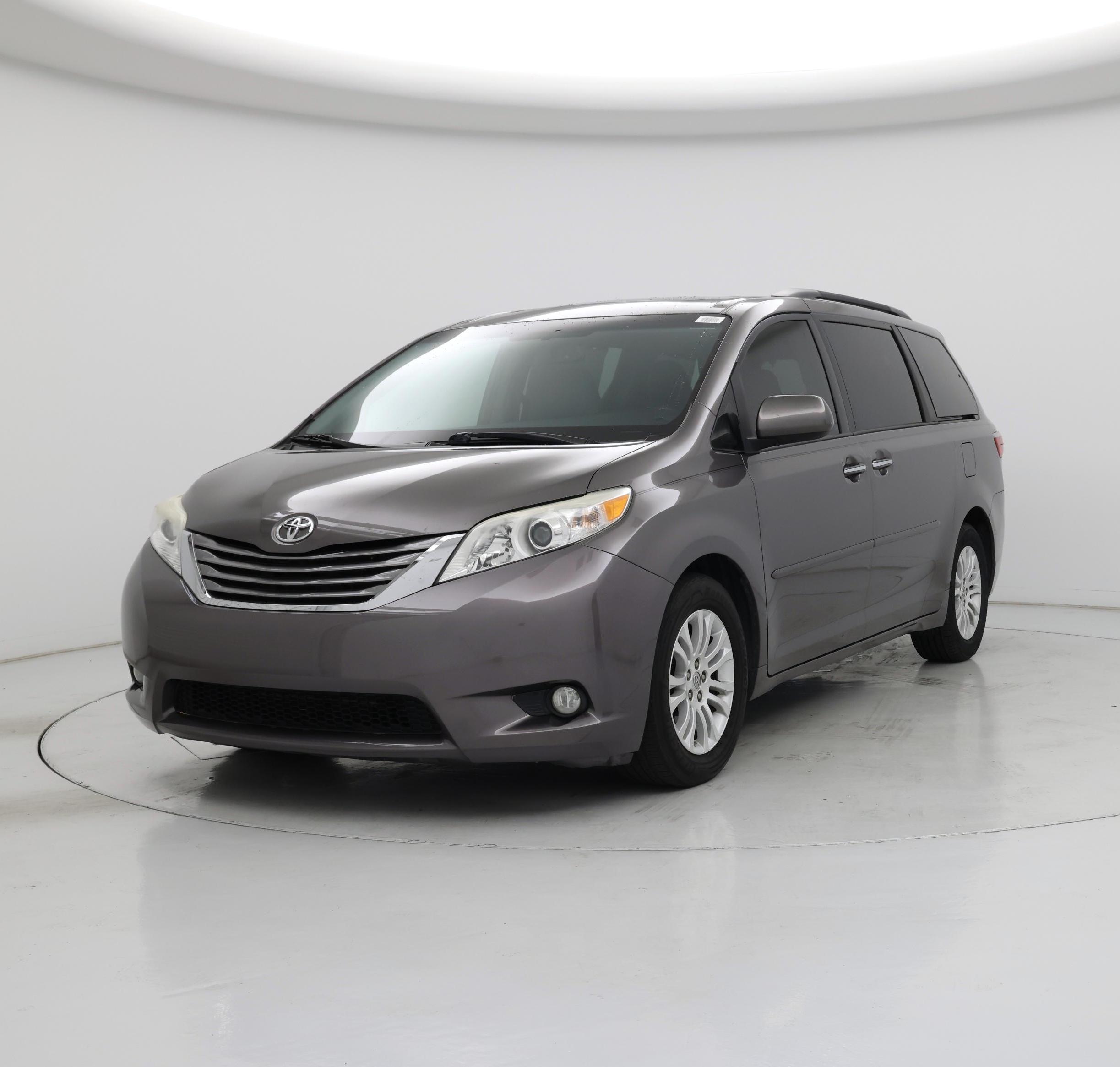 Thumbnail: 2016 Toyota Sienna - 4