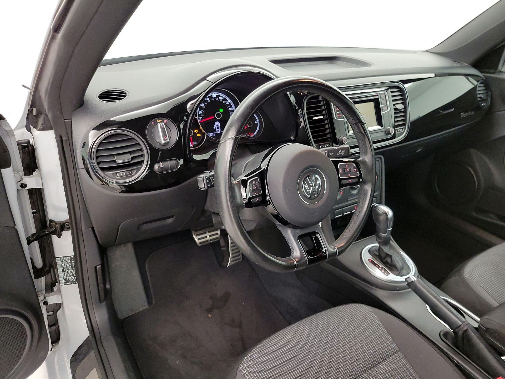 Thumbnail: 2017 Volkswagen Beetle - 9