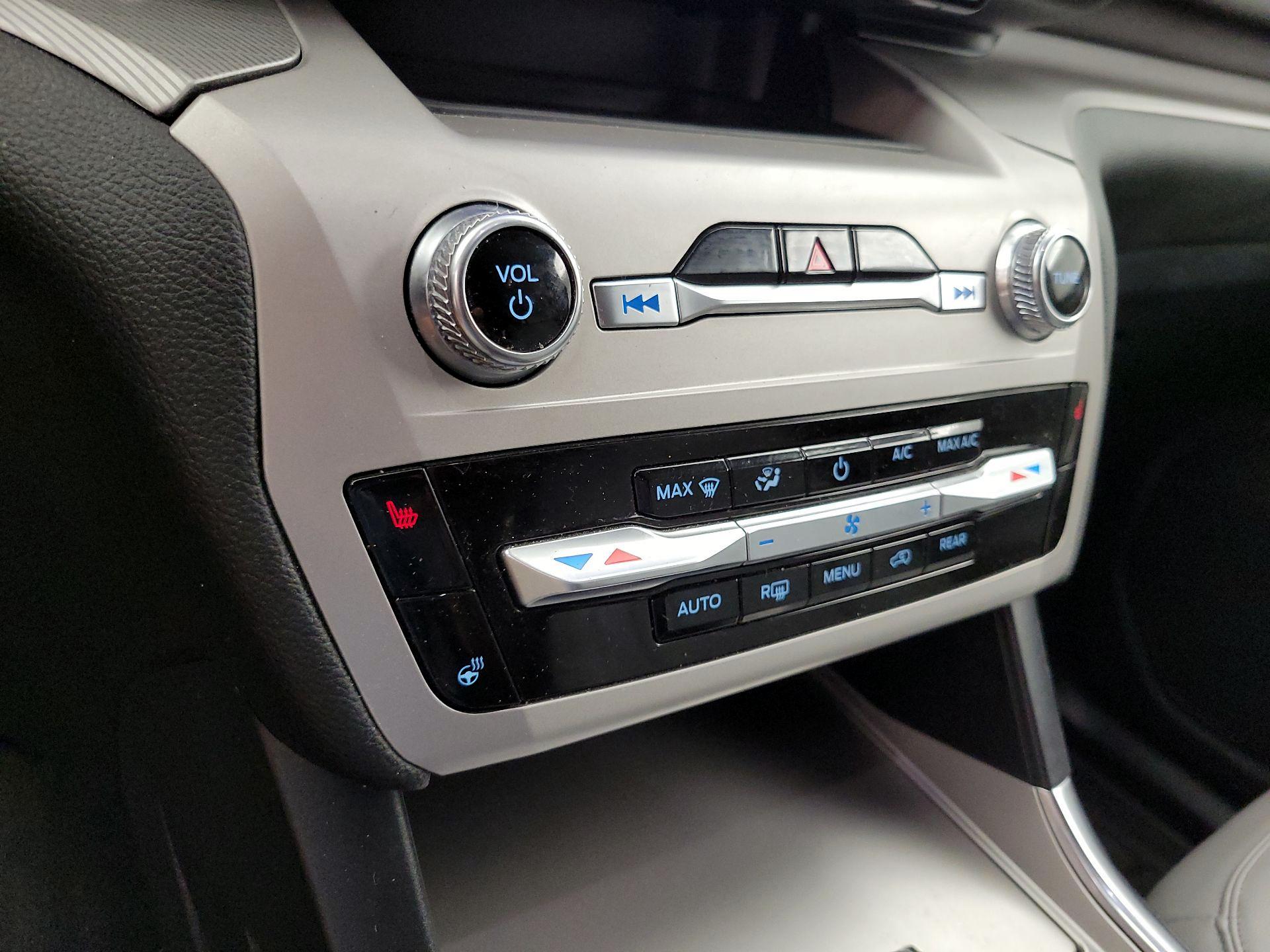 Thumbnail: 2021 Ford Explorer - 17