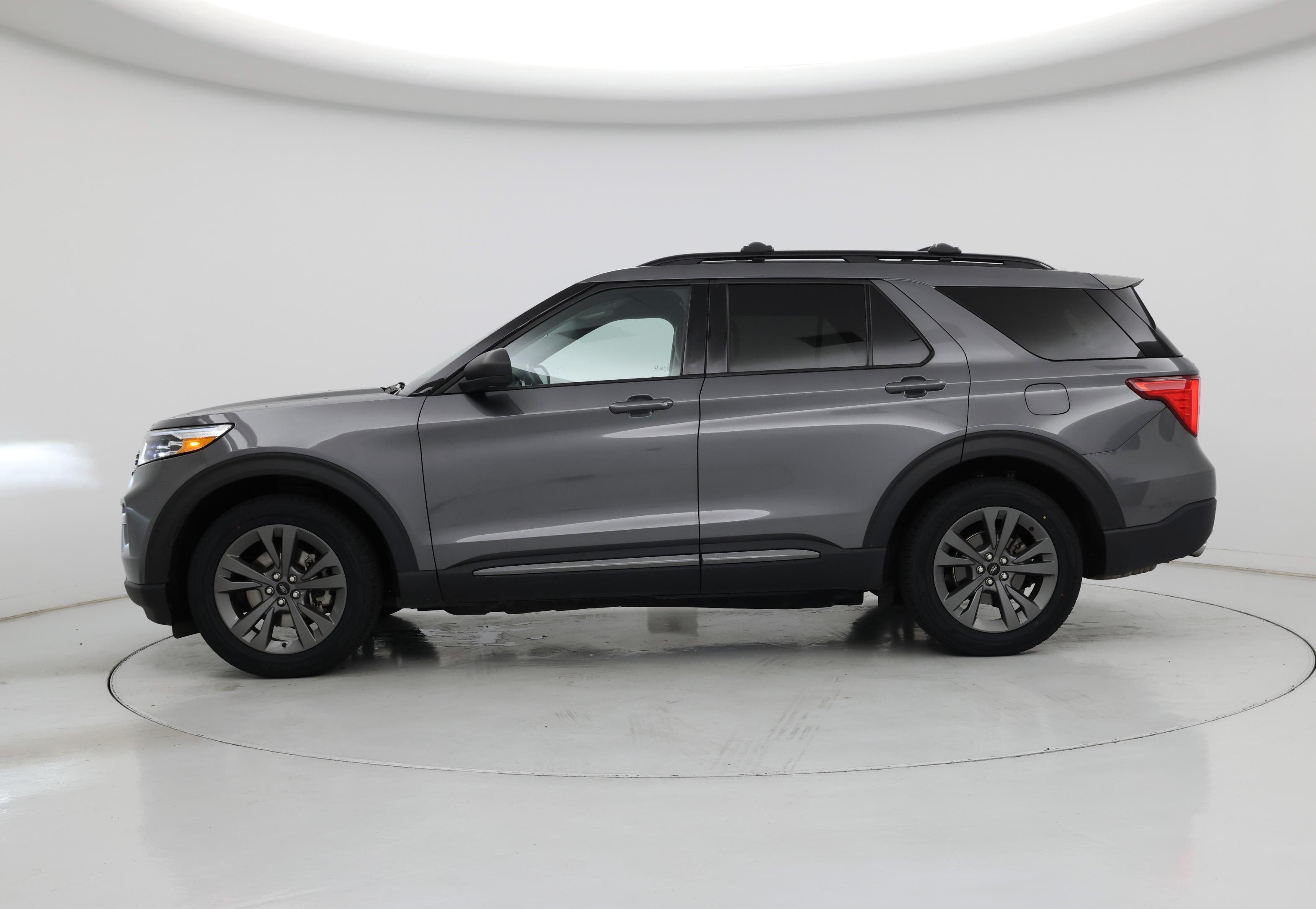 Thumbnail: 2021 Ford Explorer - 3