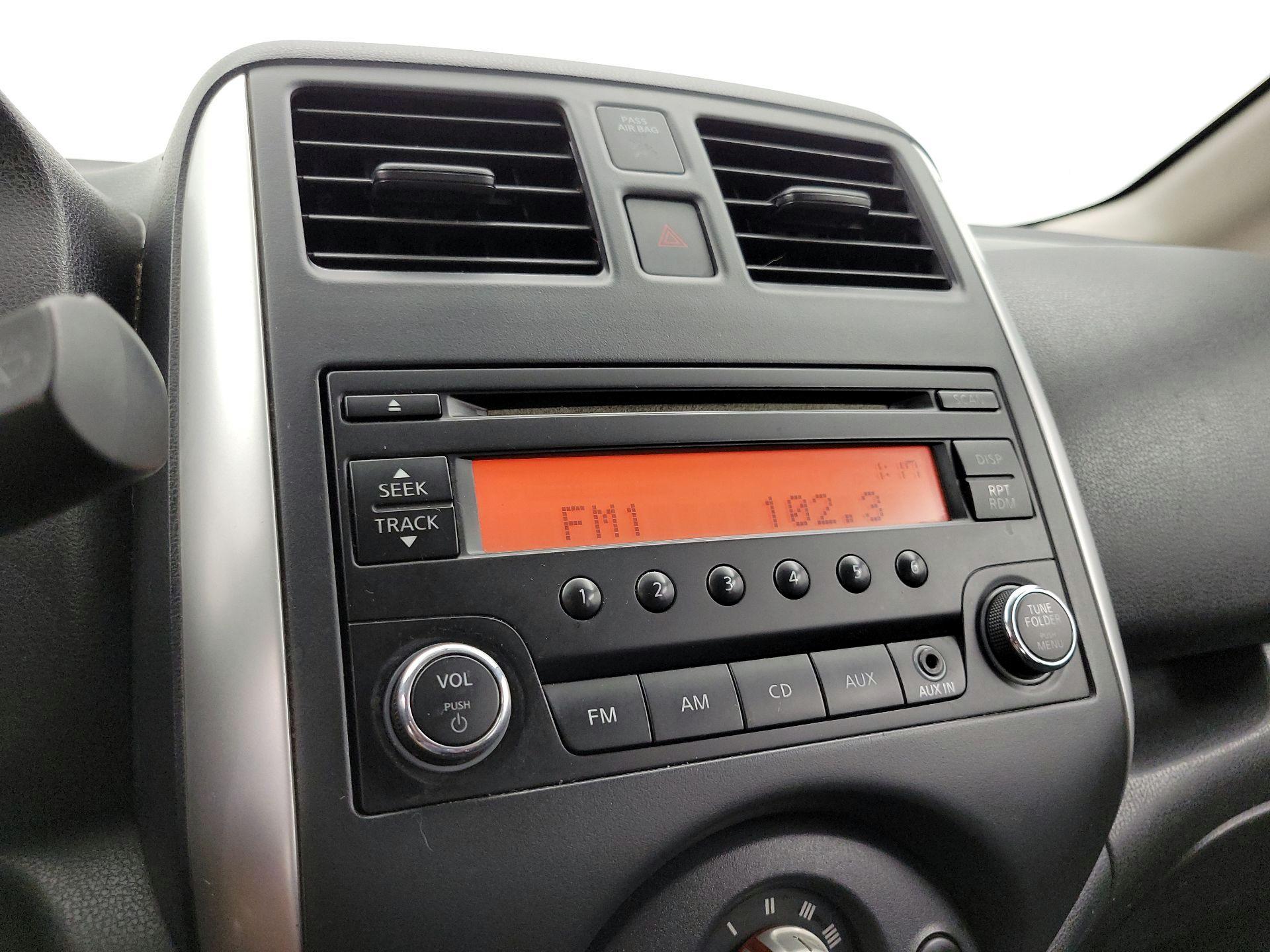 Thumbnail: 2014 Nissan Versa Note - 14