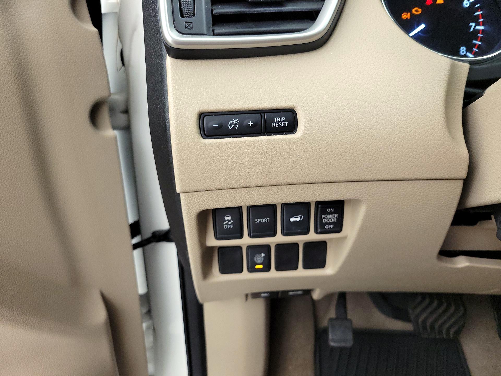 Thumbnail: 2014 Nissan Rogue - 13