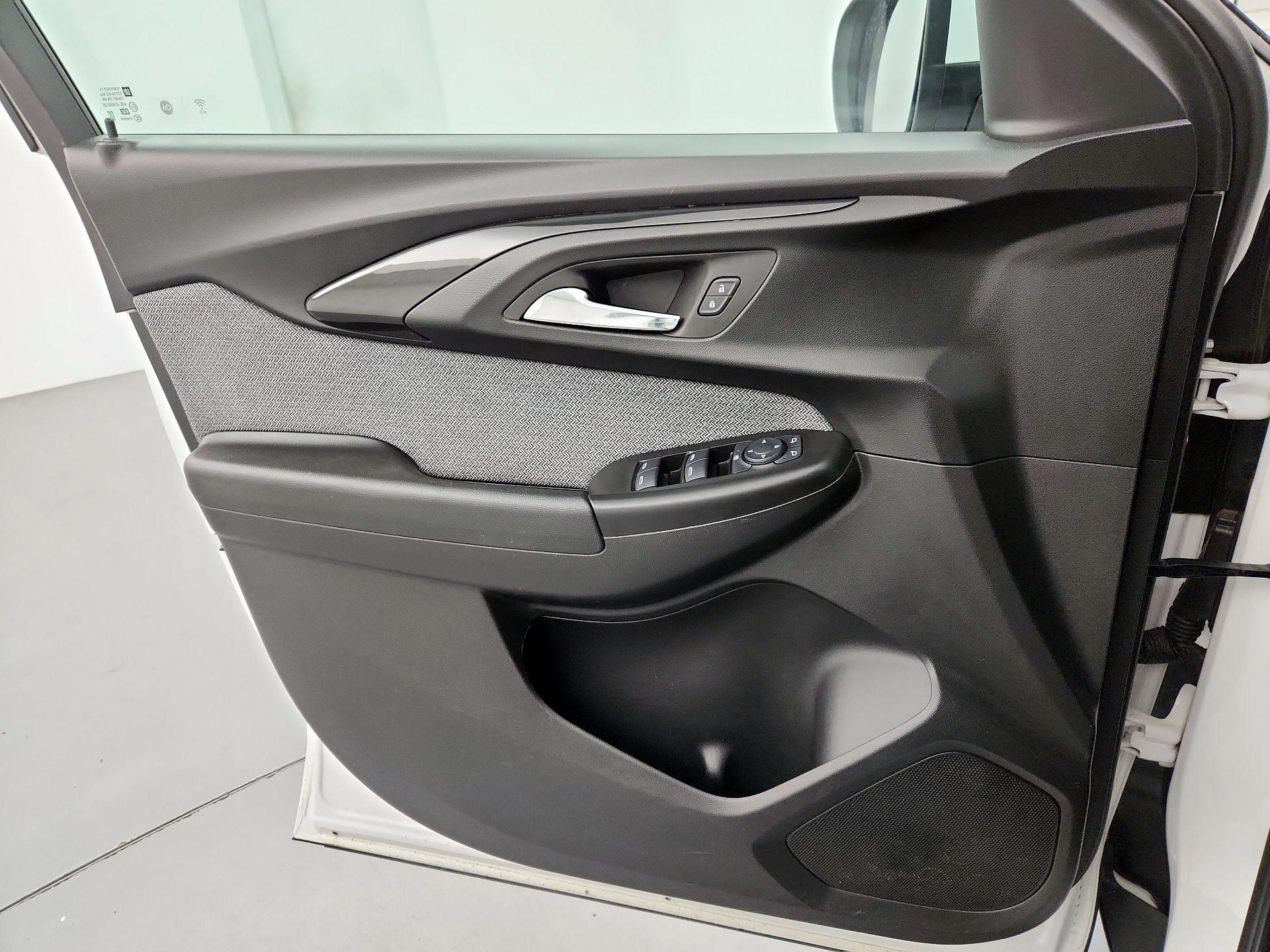 Thumbnail: 2023 Chevrolet TrailBlazer - 12