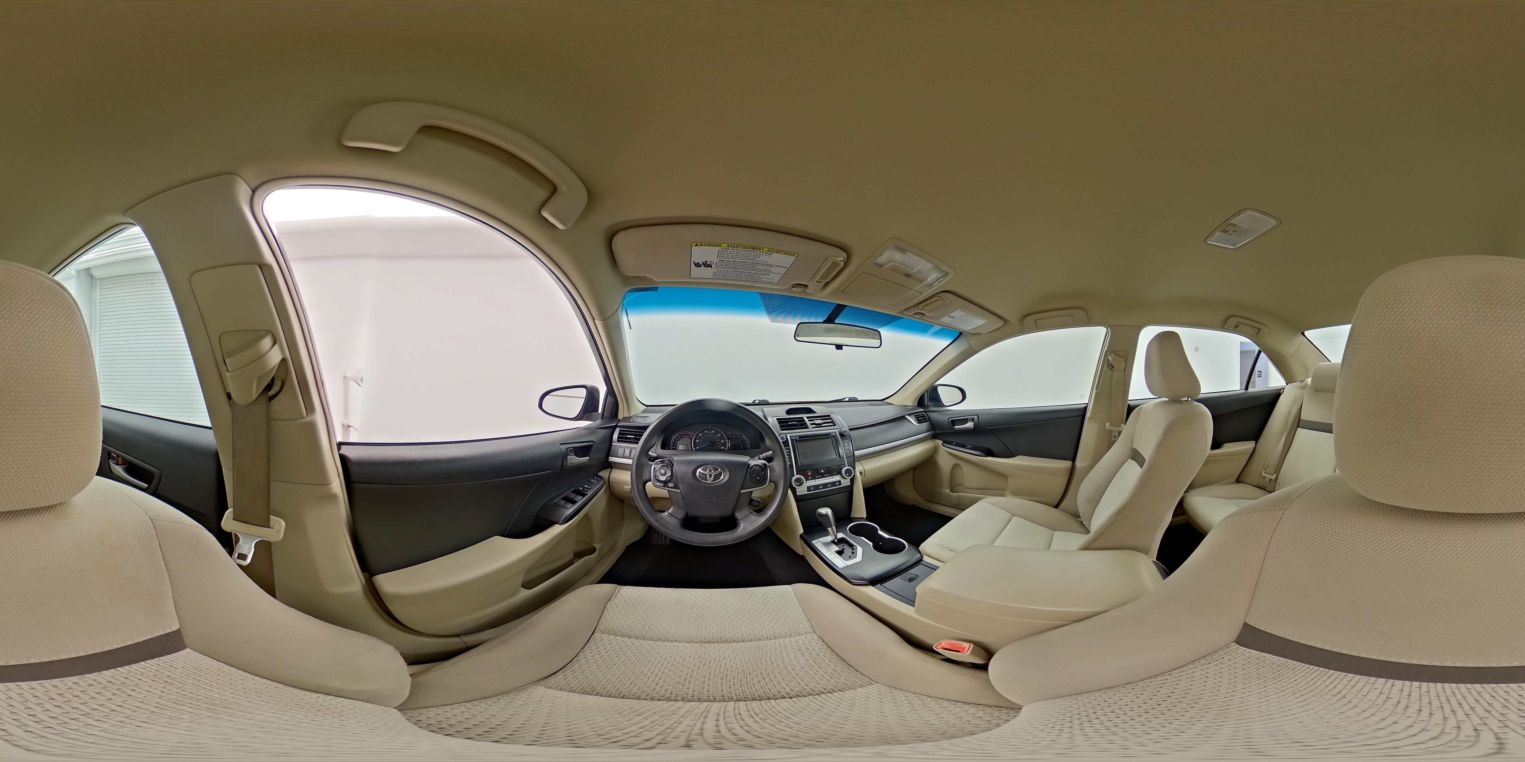 2014 Toyota Camry LE - Photo 25