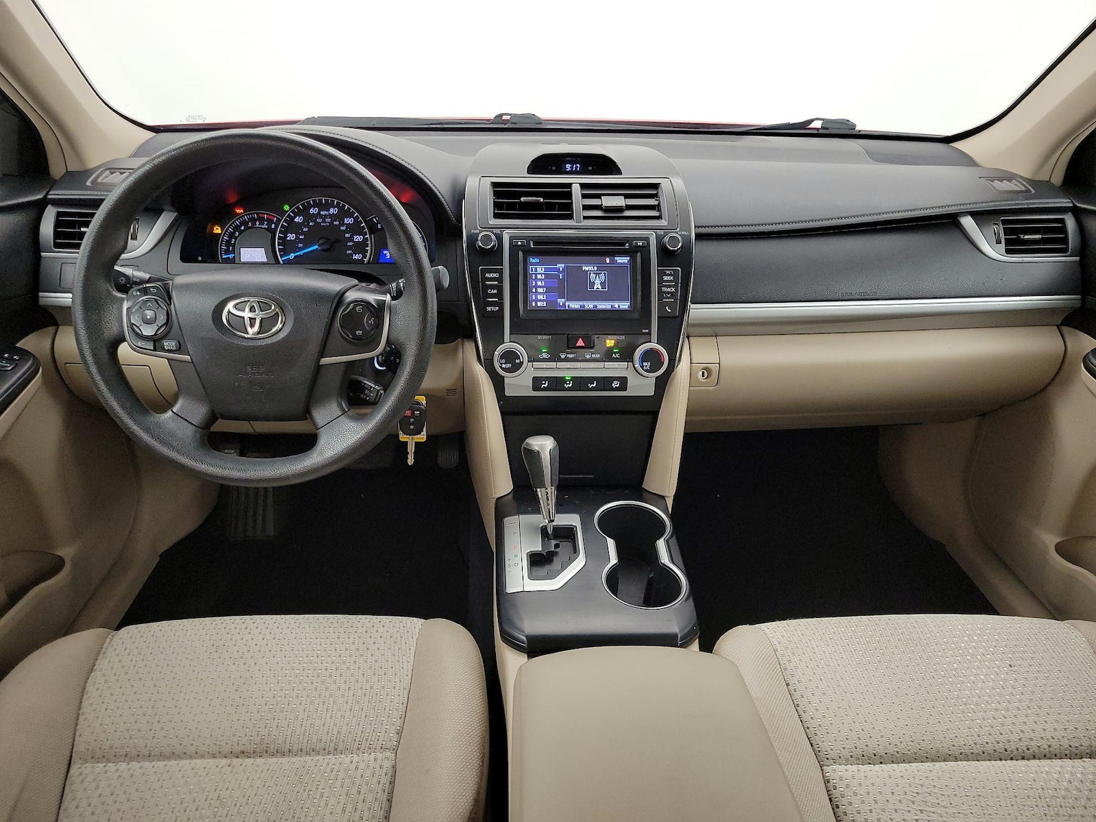 2014 Toyota Camry LE - Photo 10