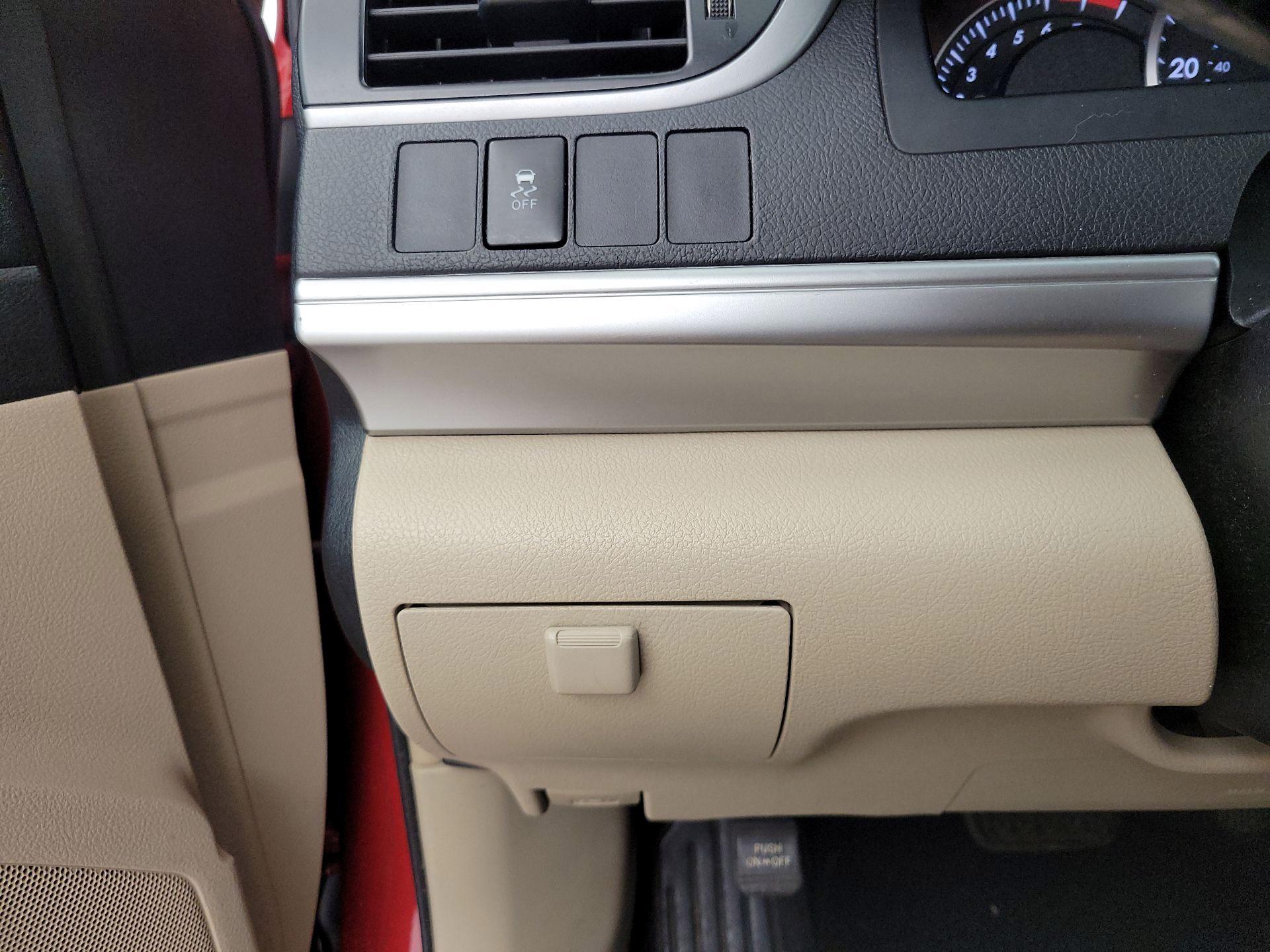 Thumbnail: 2014 Toyota Camry - 13