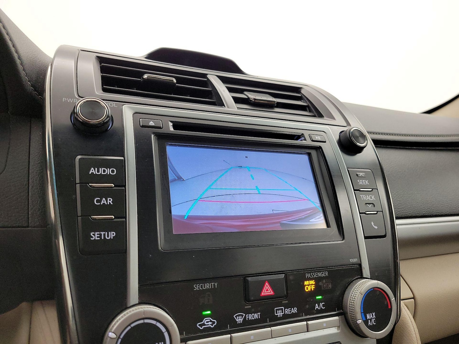 2014 Toyota Camry LE - Photo 15