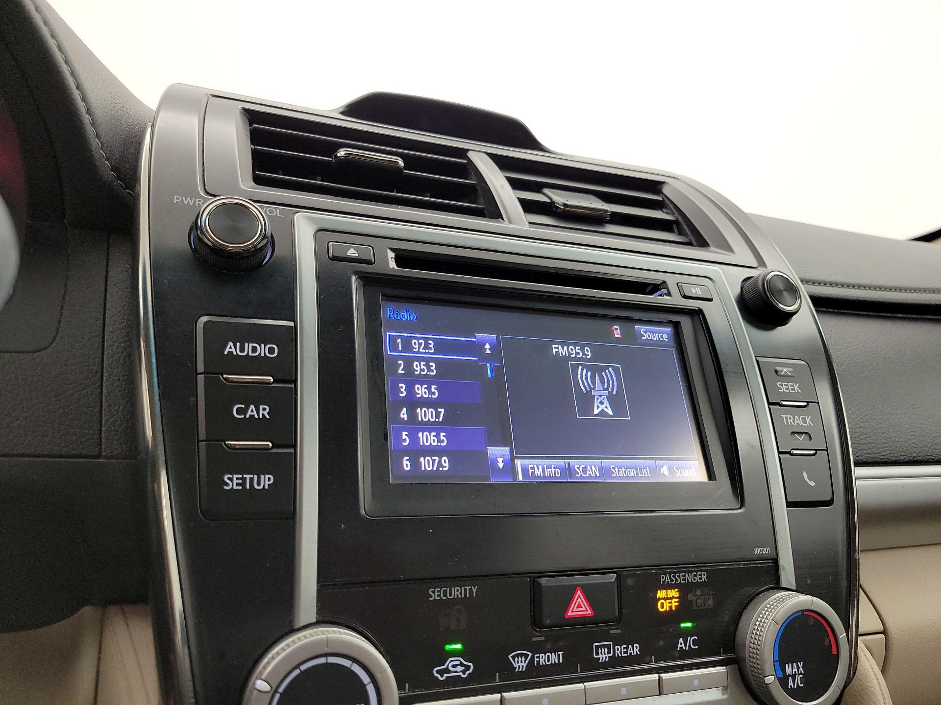 Thumbnail: 2014 Toyota Camry - 15