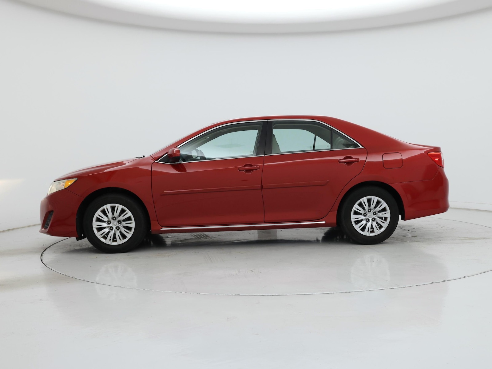 2014 Toyota Camry LE - Photo 4