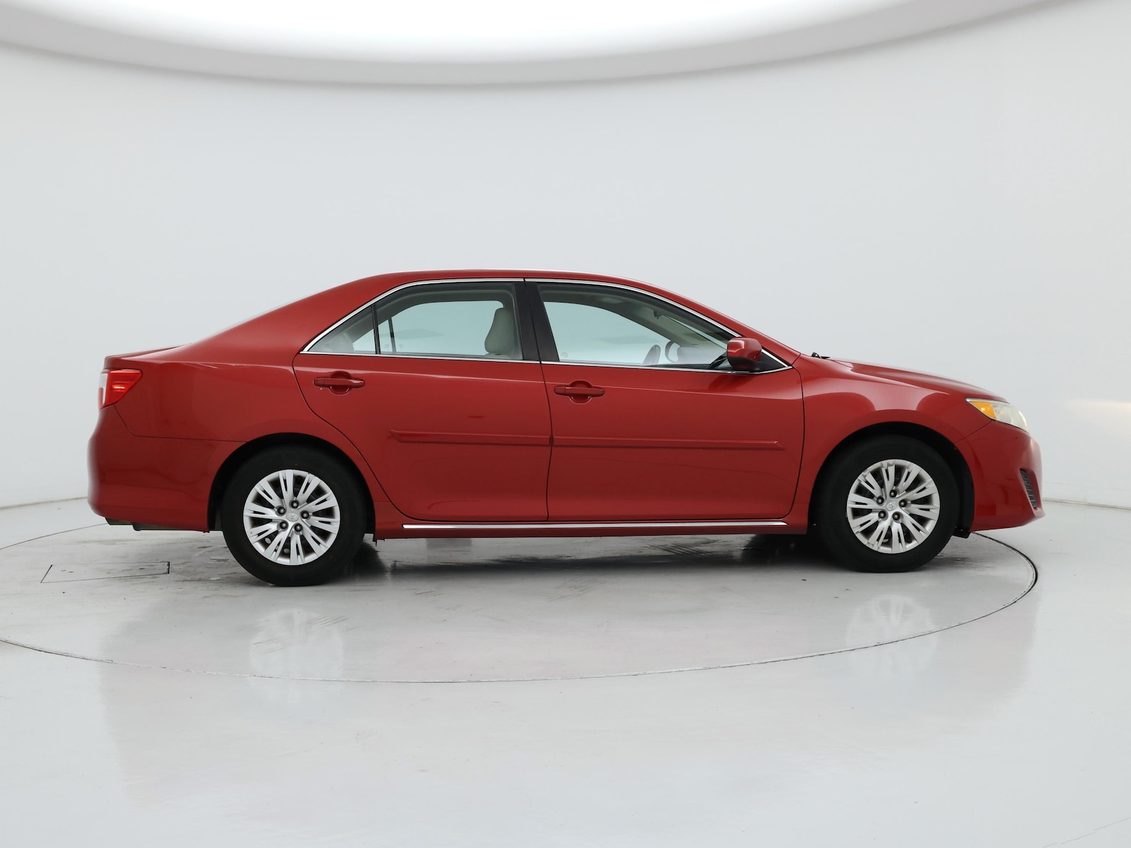 2014 Toyota Camry LE - Photo 8