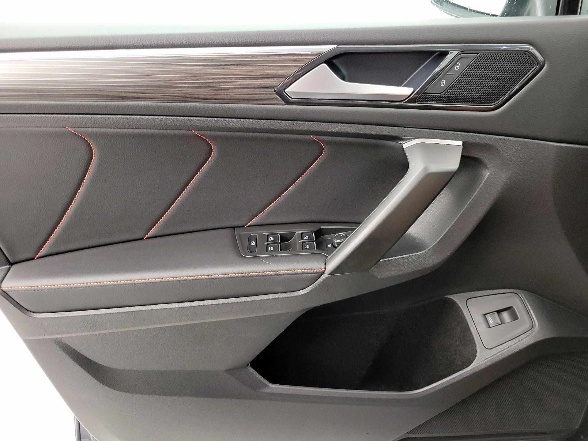 Thumbnail: 2024 Volkswagen Tiguan - 12
