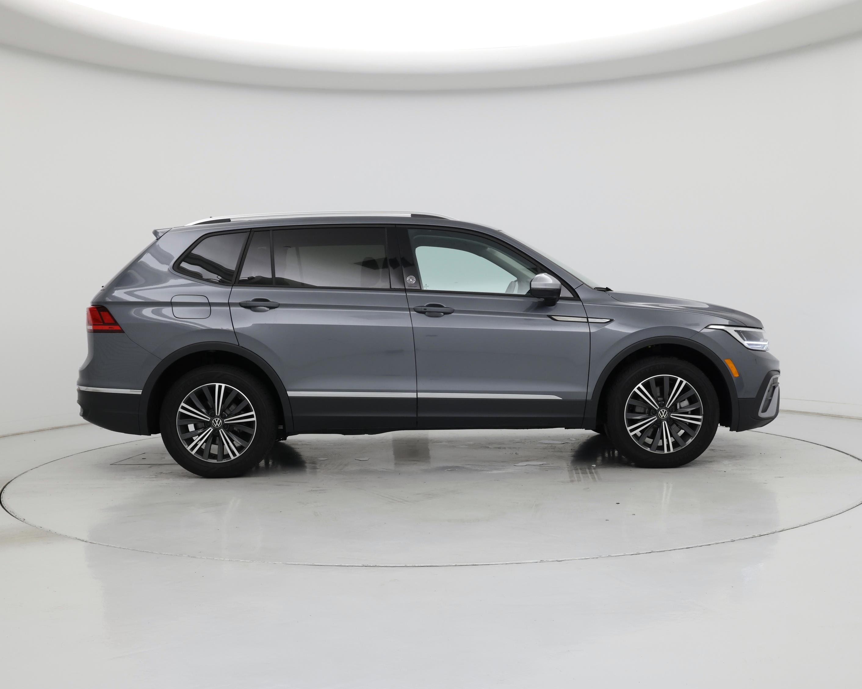 Thumbnail: 2024 Volkswagen Tiguan - 7