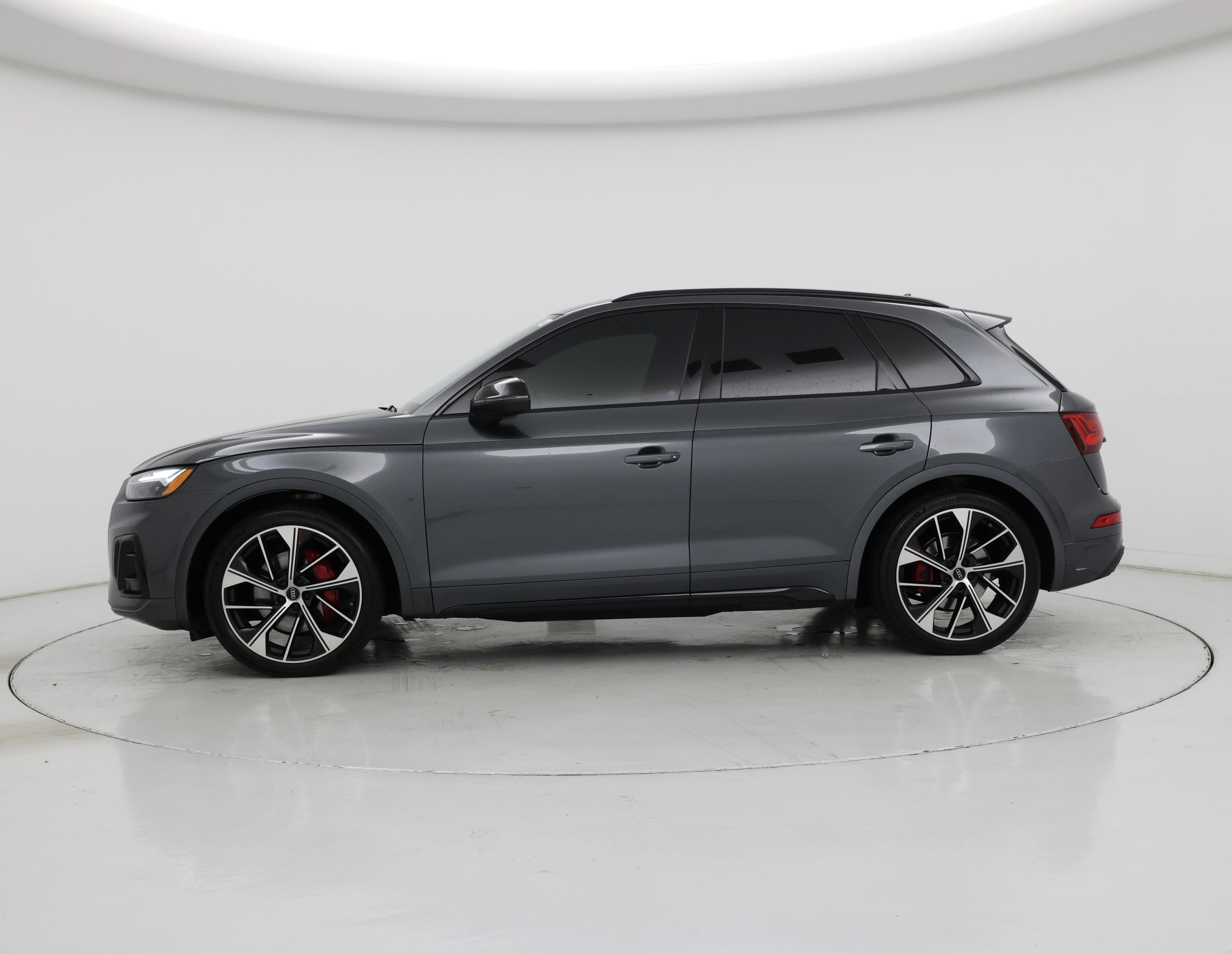 Thumbnail: 2023 Audi SQ5 - 3